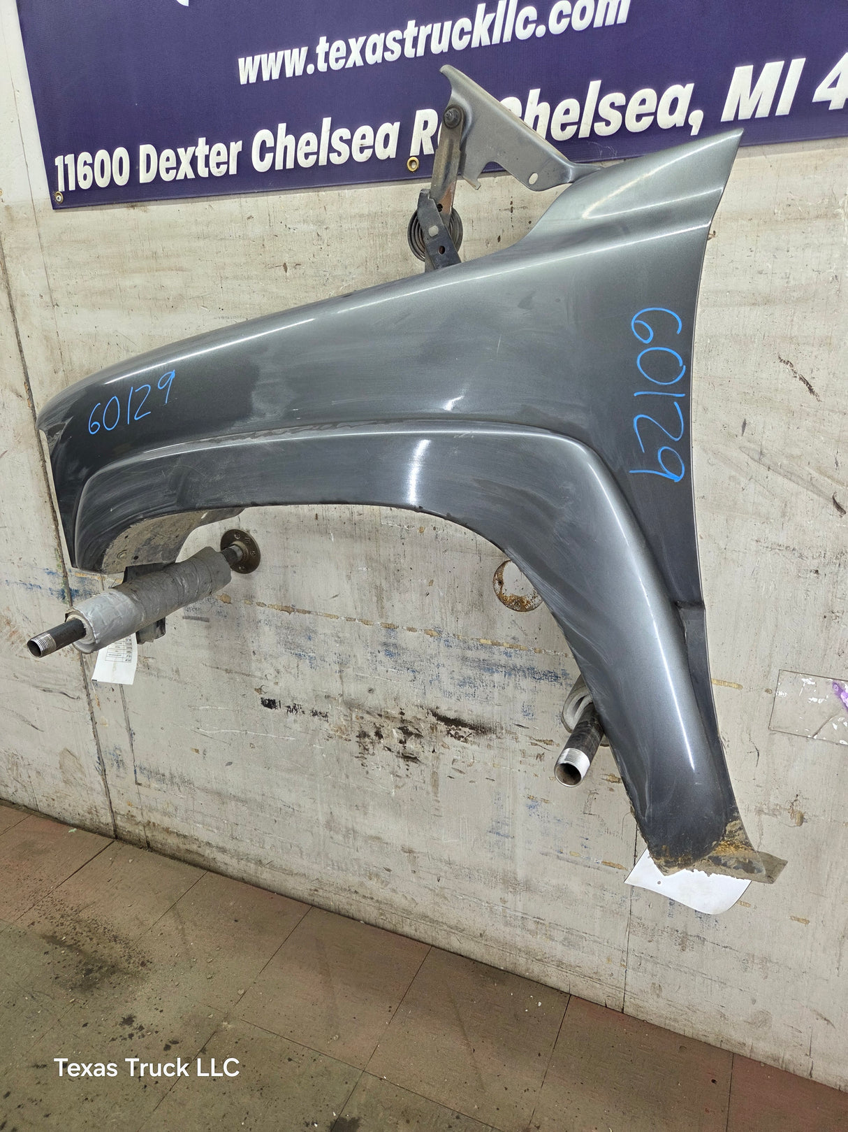 1999-2002 Chevrolet Silverado / Tahoe / Suburban 1500 2500 3500 HD LH Driver Side Front Fender