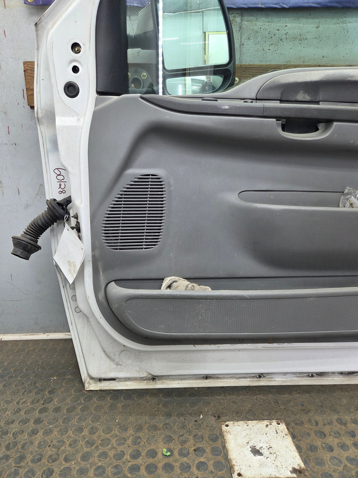 1999-2011 Ford Super Duty / Excursion Front Passenger RH Door F250 F350 F450 F550