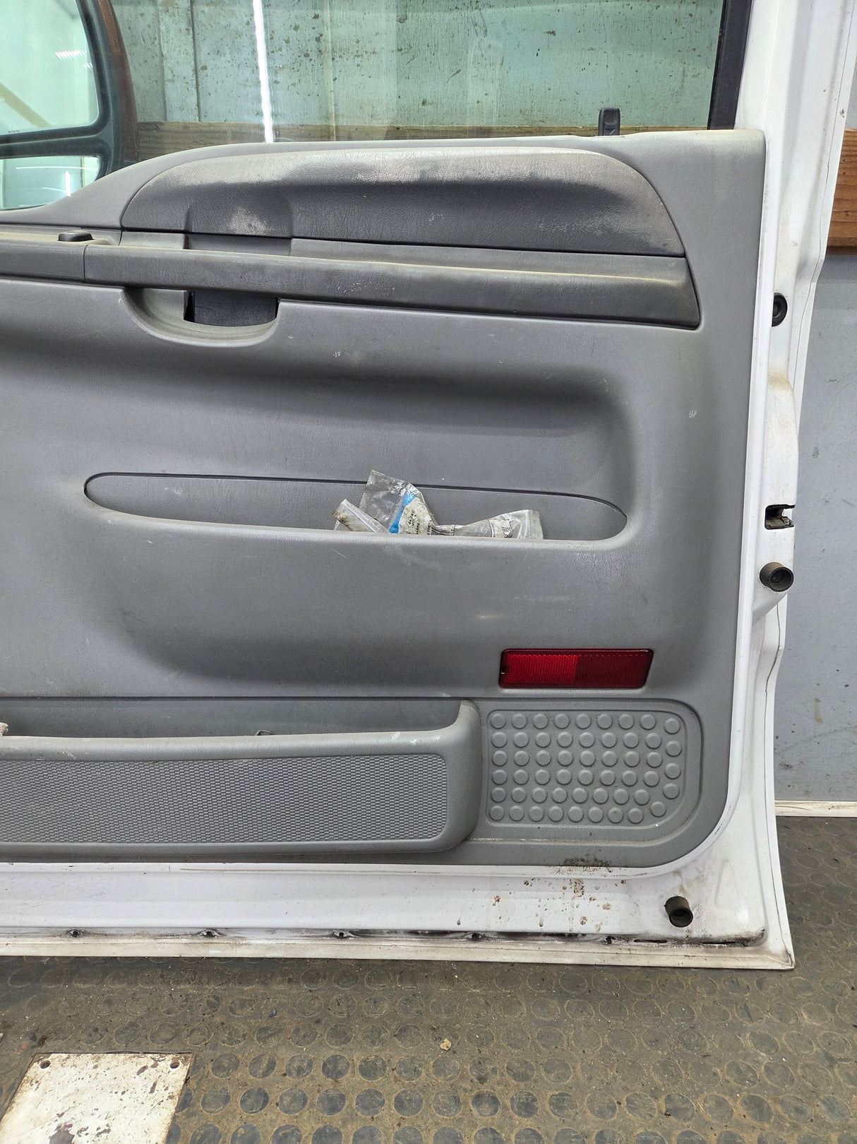 1999-2011 Ford Super Duty / Excursion Front Passenger RH Door F250 F350 F450 F550