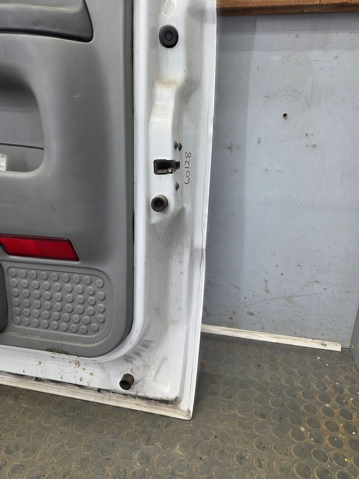1999-2011 Ford Super Duty / Excursion Front Passenger RH Door F250 F350 F450 F550