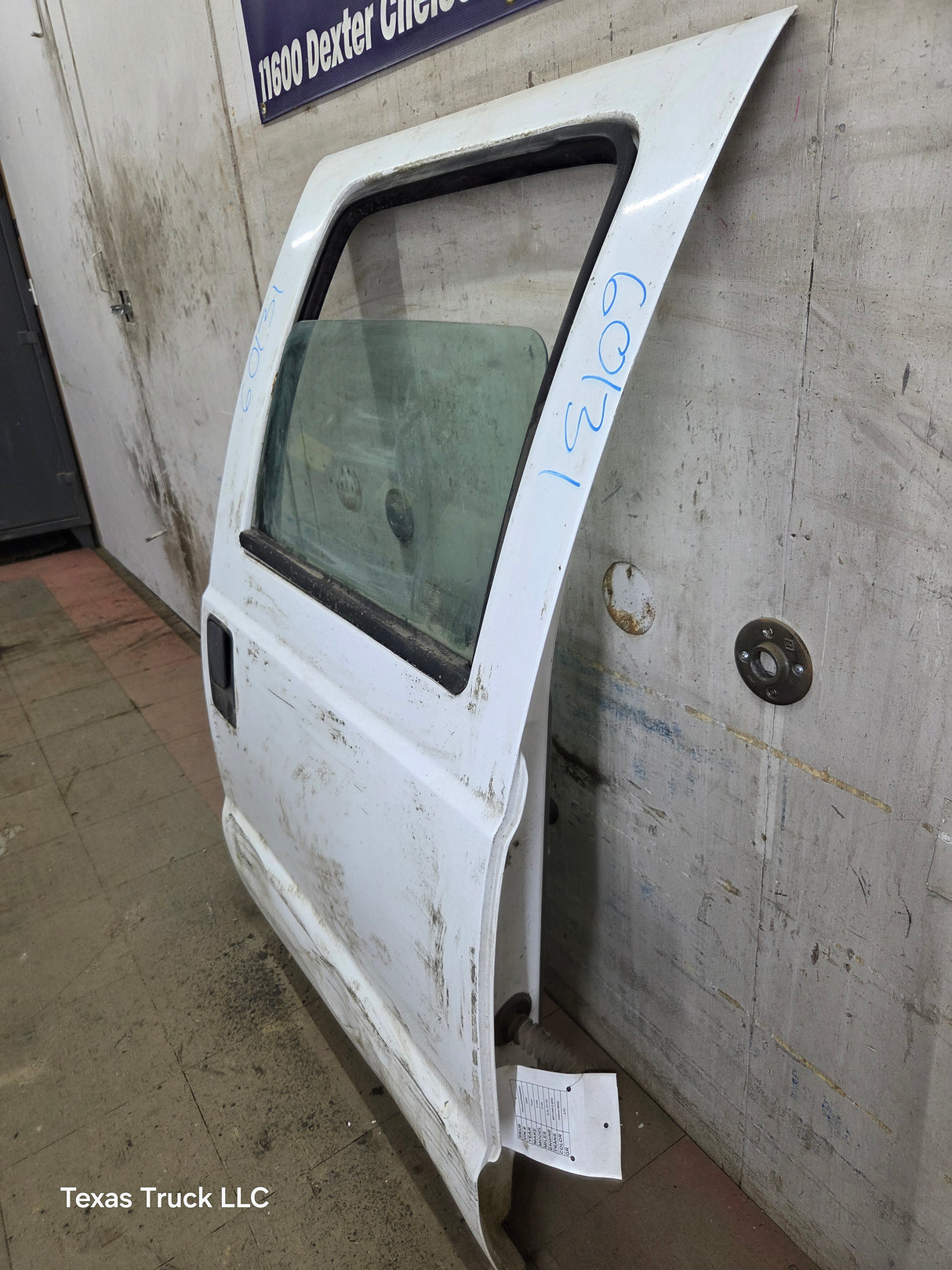 1999-2011 Ford Super Duty F250 F350 F450 F550 RH Crew Cab Passenger Side Rear Door