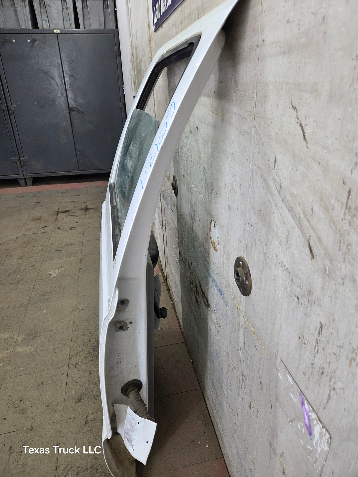1999-2011 Ford Super Duty F250 F350 F450 F550 RH Crew Cab Passenger Side Rear Door