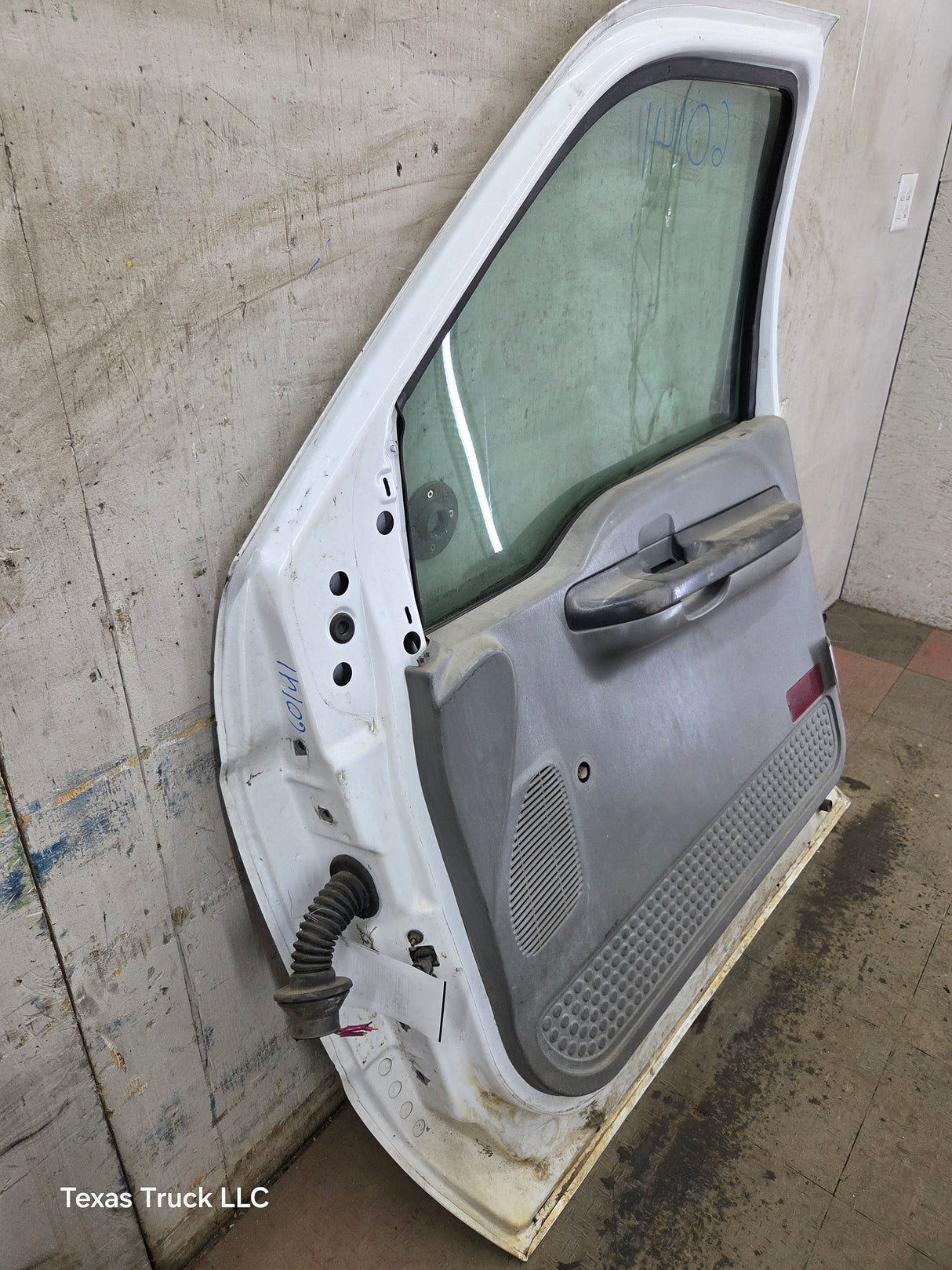 1999-2011 Ford Super Duty / Excursion Front Passenger RH Door F250 F350 F450 F550