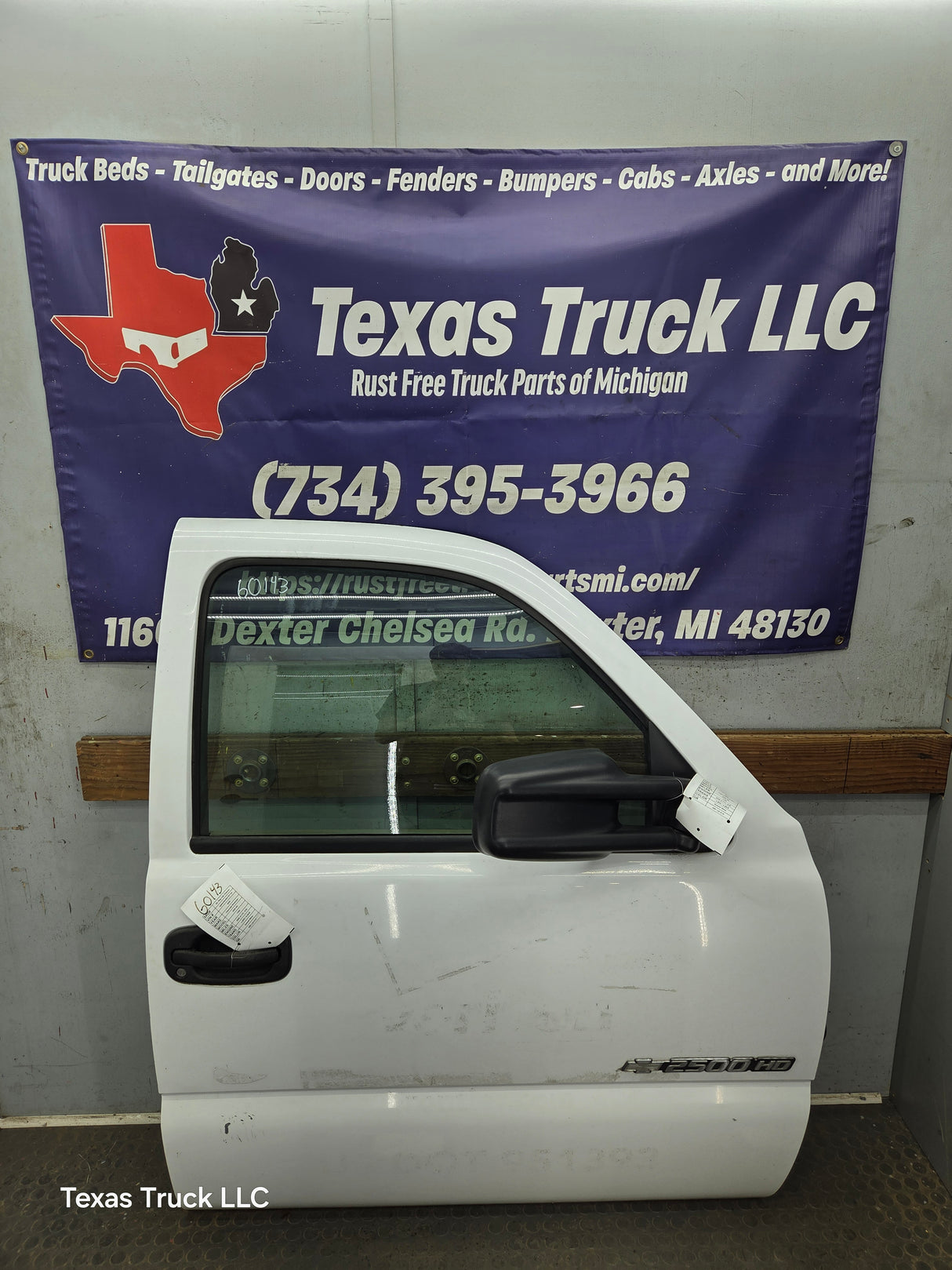 1999-2006 Chevrolet Silverado / GMC Sierra 1500 2500 3500 HD Front Passenger side Door RH