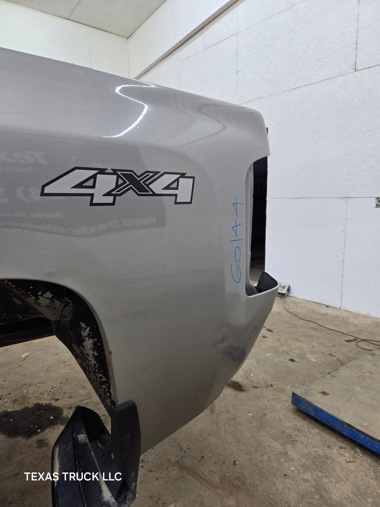 2007-2013 Chevrolet Silverado 1500 2500 3500 HD 6' 6" Short Truck