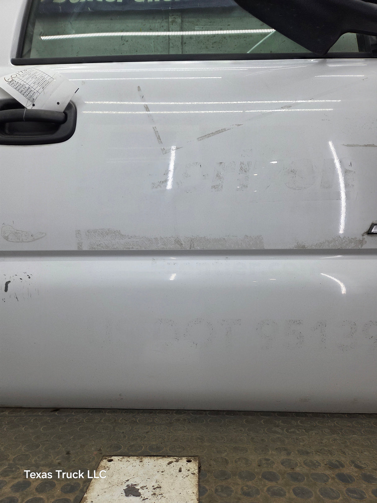 1999-2006 Chevrolet Silverado / GMC Sierra 1500 2500 3500 HD Front Passenger side Door RH