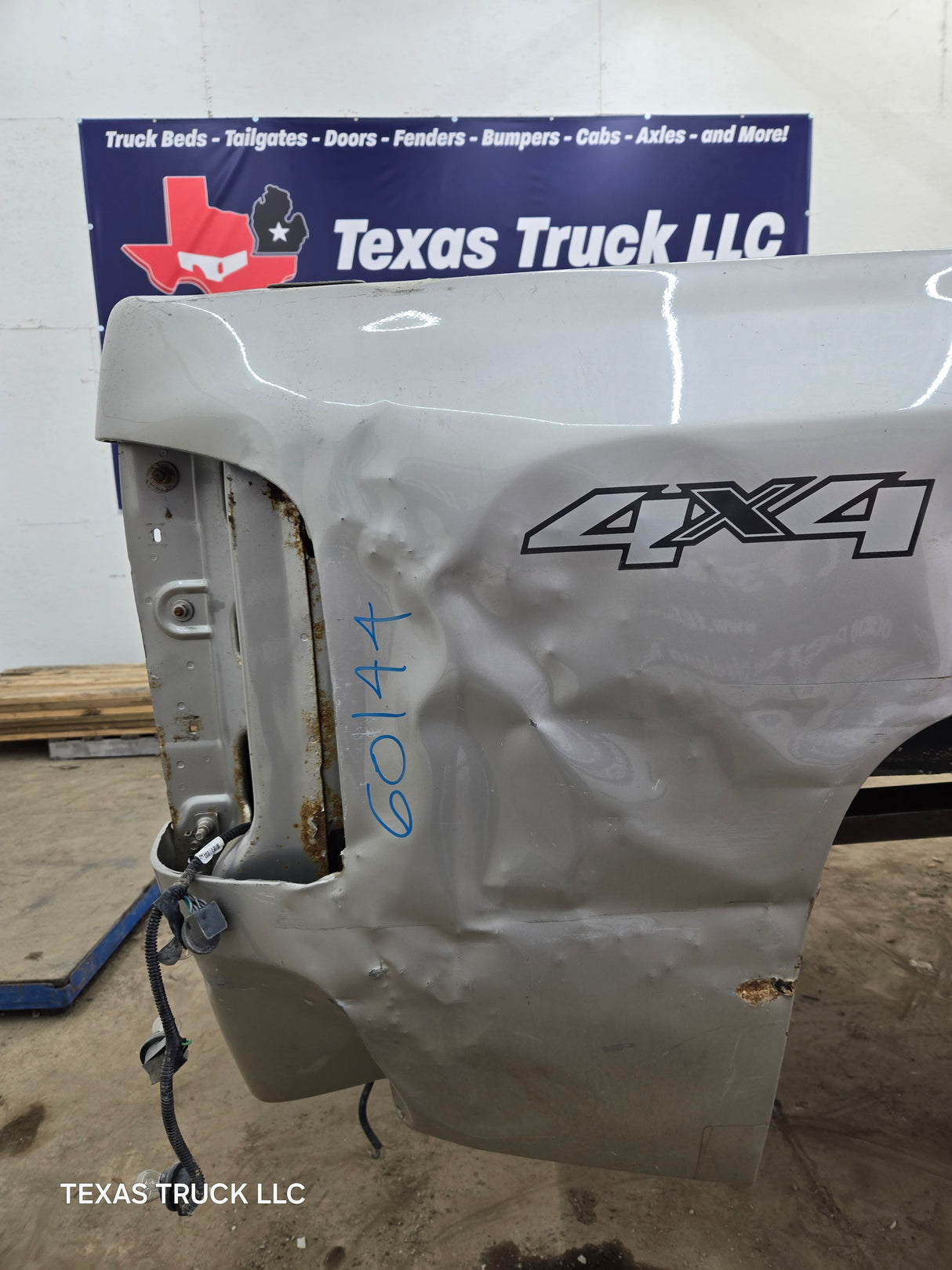 2007-2013 Chevrolet Silverado 1500 2500 3500 HD 6' 6" Short Truck