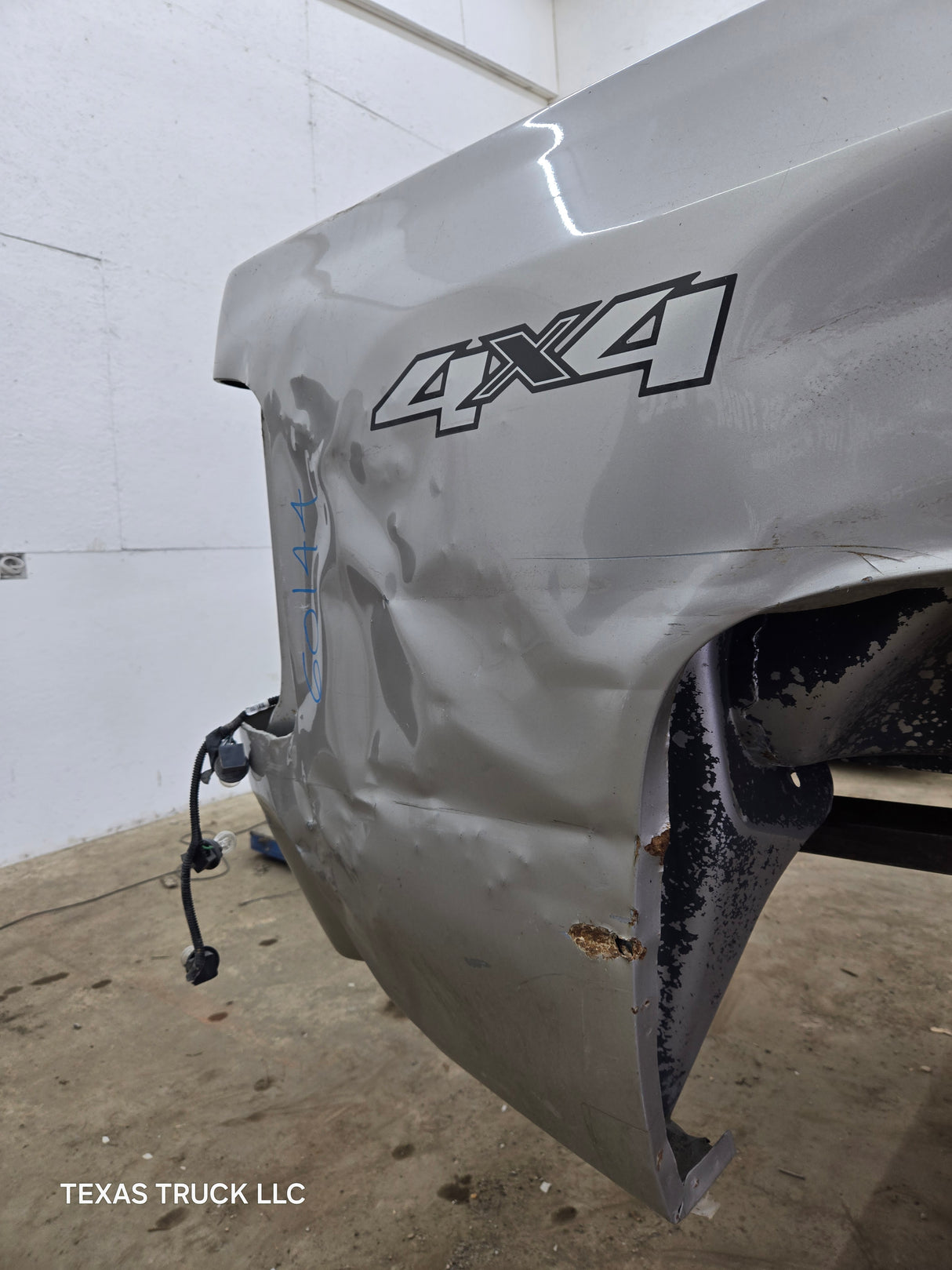 2007-2013 Chevrolet Silverado 1500 2500 3500 HD 6' 6" Short Truck