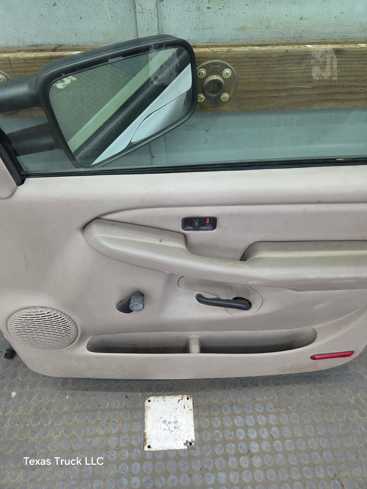 1999-2006 Chevrolet Silverado / GMC Sierra 1500 2500 3500 HD Front Passenger side Door RH