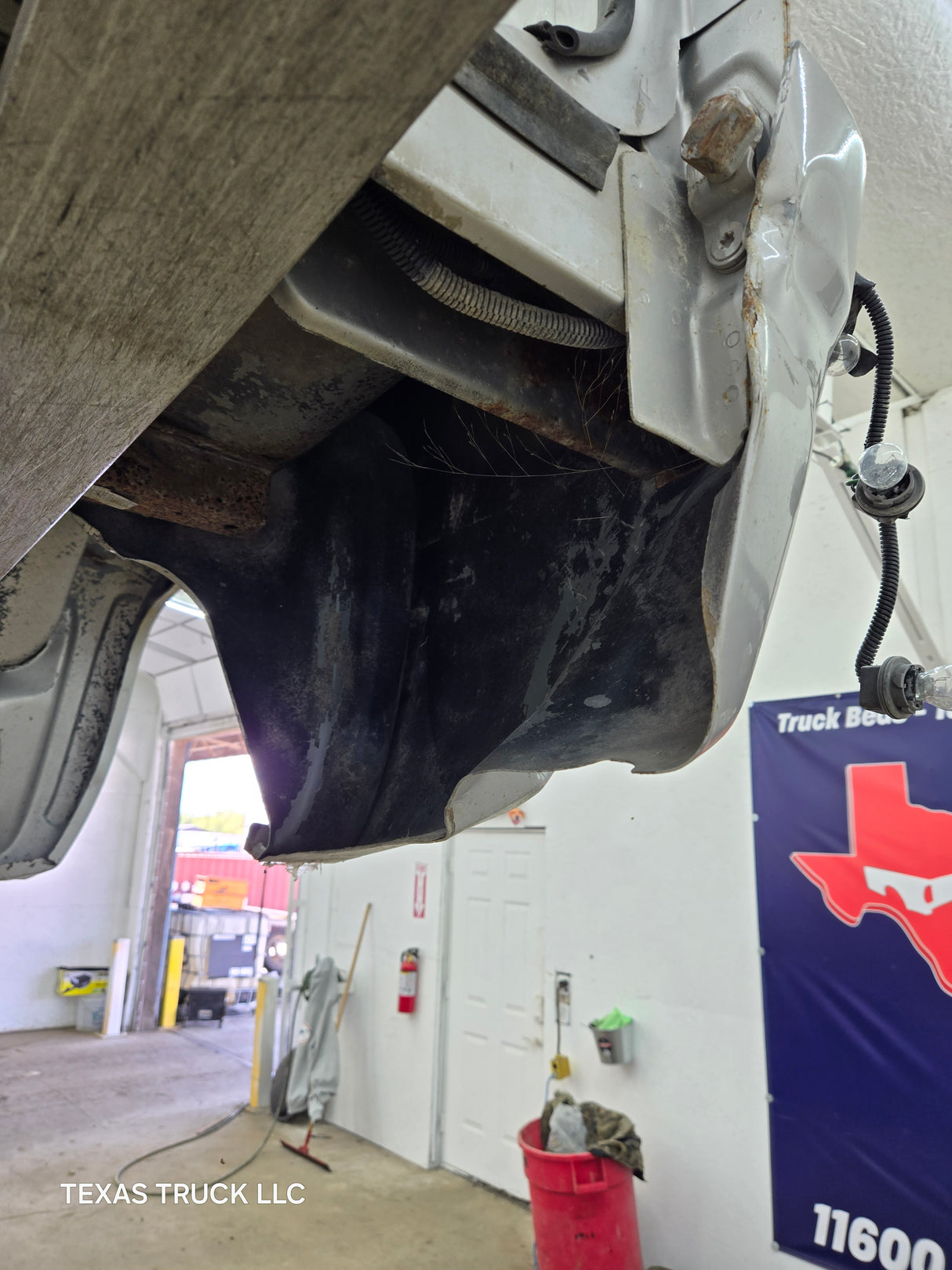 2007-2013 Chevrolet Silverado 1500 2500 3500 HD 6' 6" Short Truck