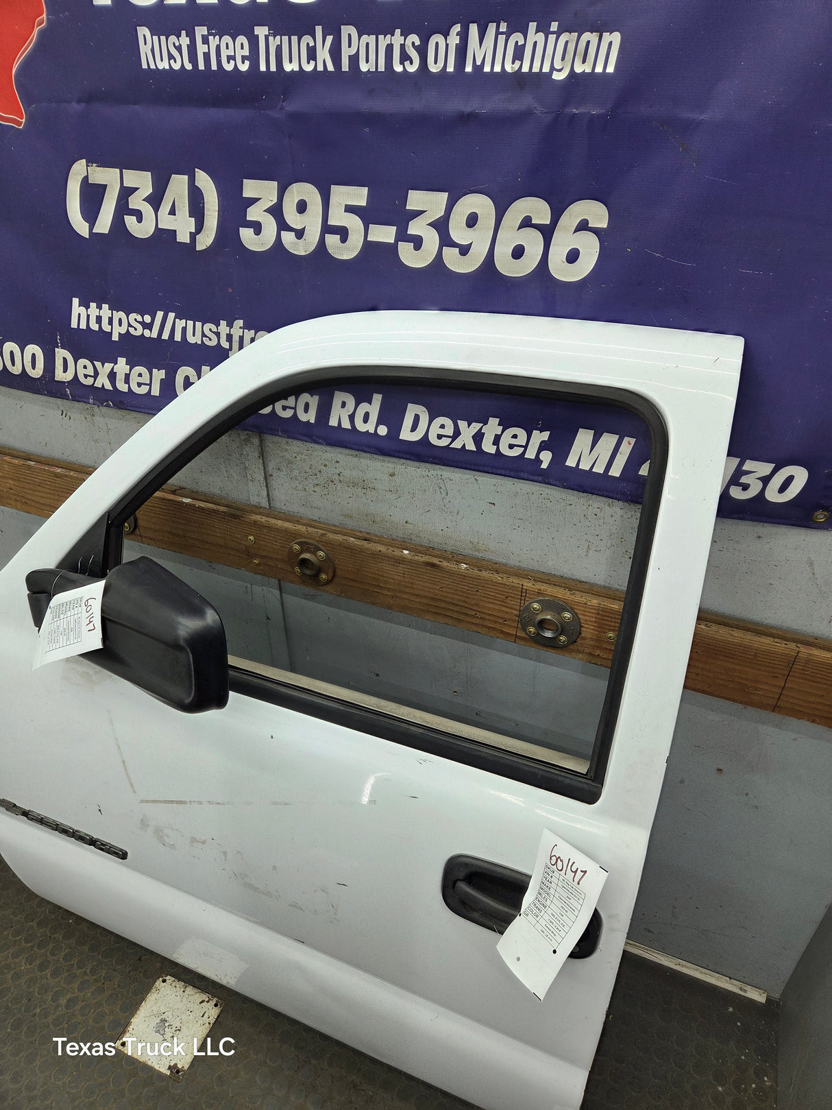 1999-2006 Chevrolet Silverado / GMC Sierra 1500 2500 3500 HD Front Driver Side Door LH