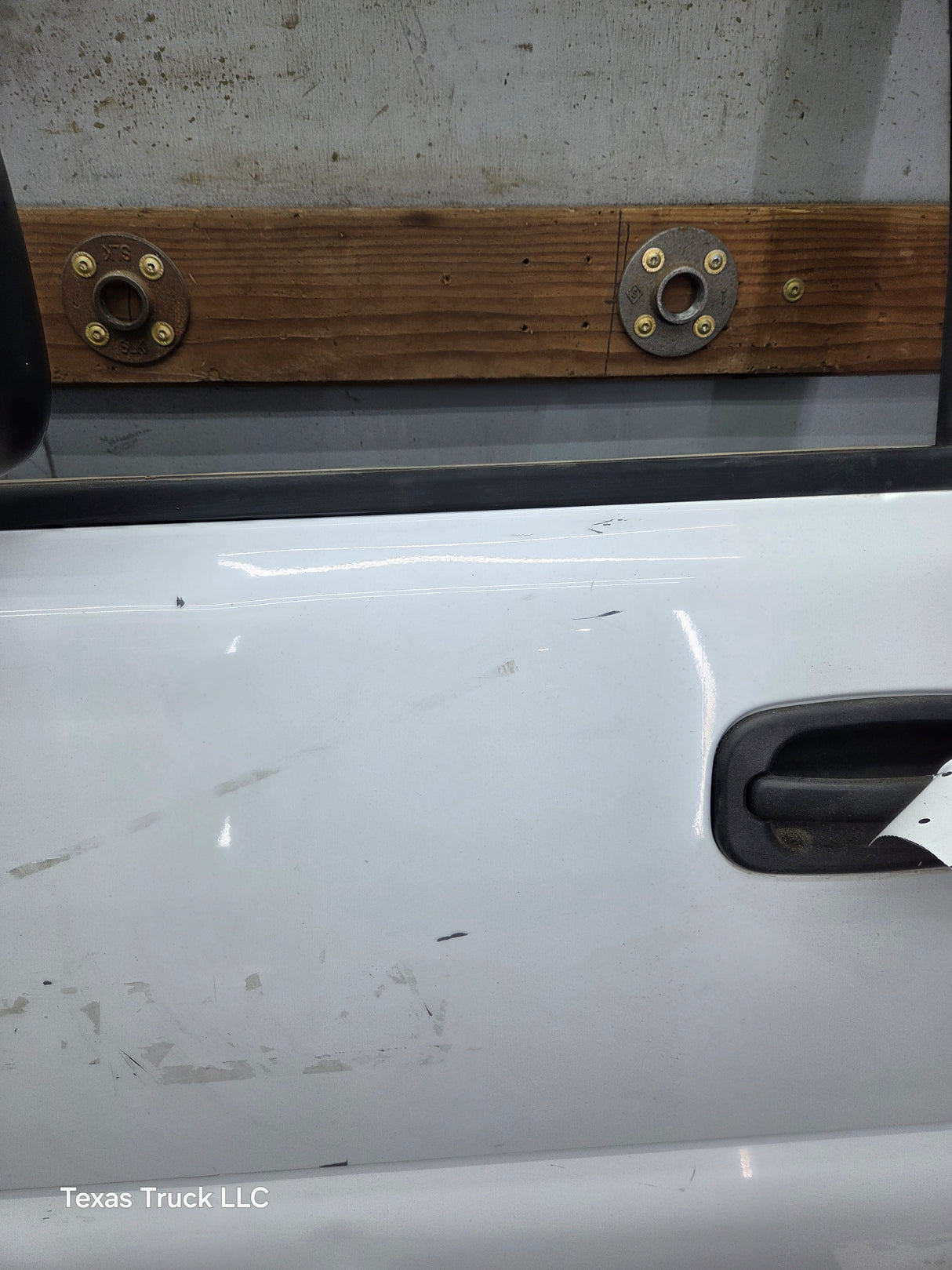 1999-2006 Chevrolet Silverado / GMC Sierra 1500 2500 3500 HD Front Driver Side Door LH