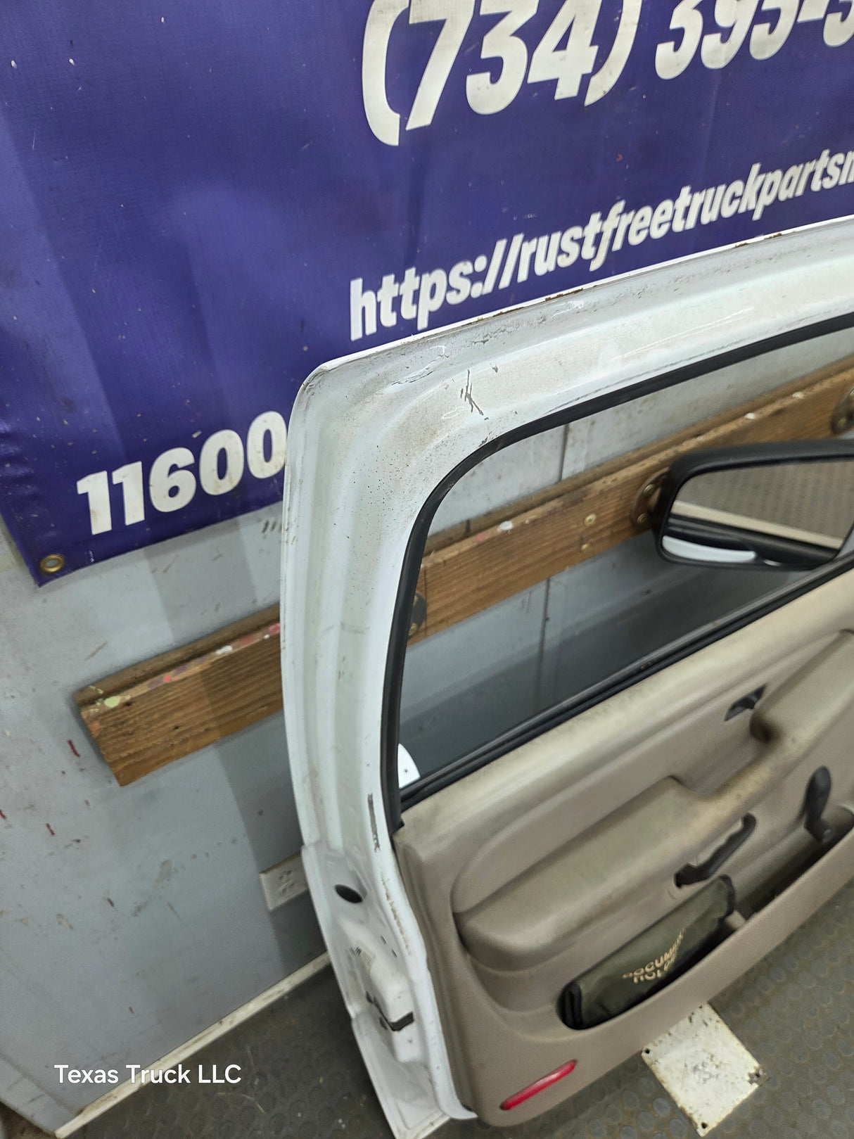 1999-2006 Chevrolet Silverado / GMC Sierra 1500 2500 3500 HD Front Driver Side Door LH