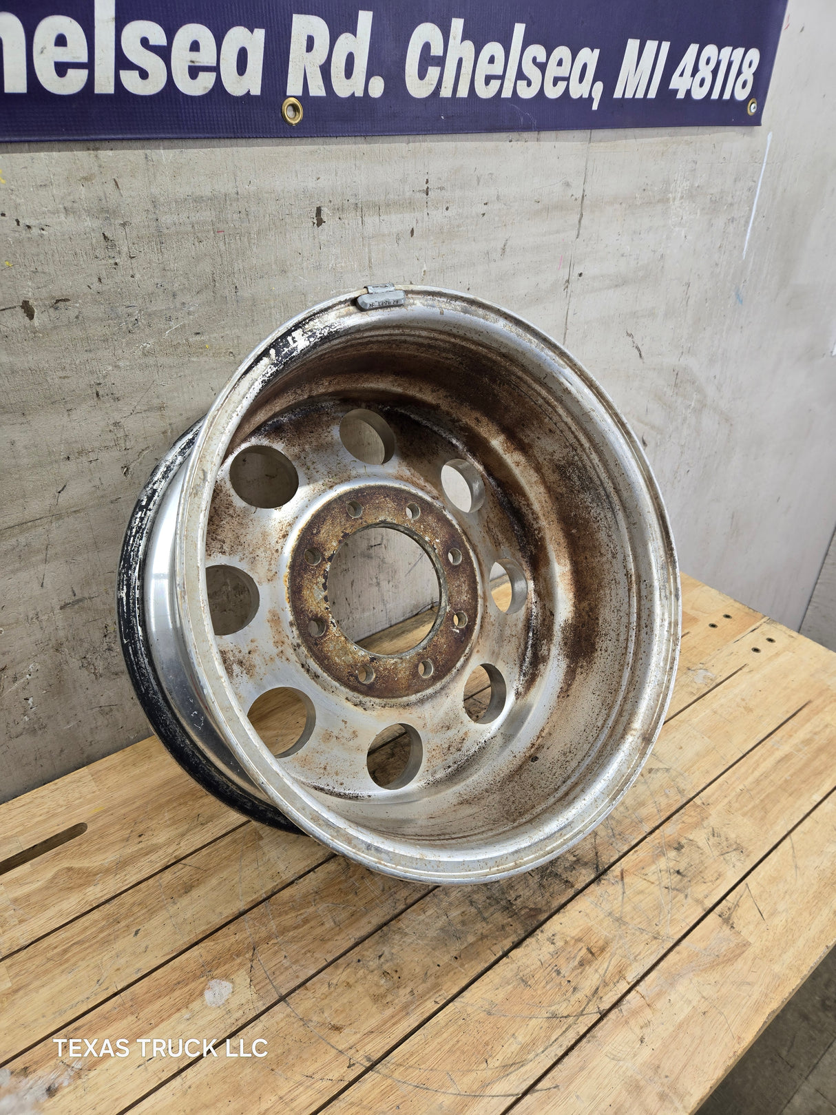 2005-2007 Ford Super Duty F250 F350 17" x 7.5" Aluminum Wheel 8x170 SRW
