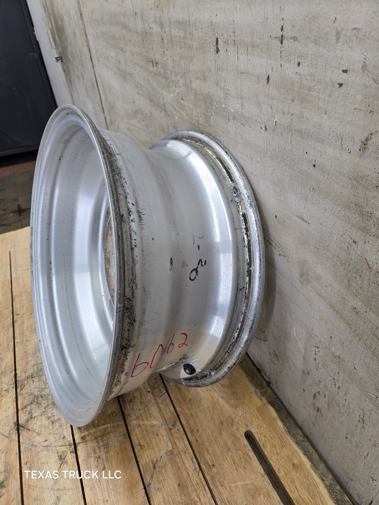 1999-2004 Ford F250 F350 Super Duty Excursion 16" Polished Aluminum Wheel Rim