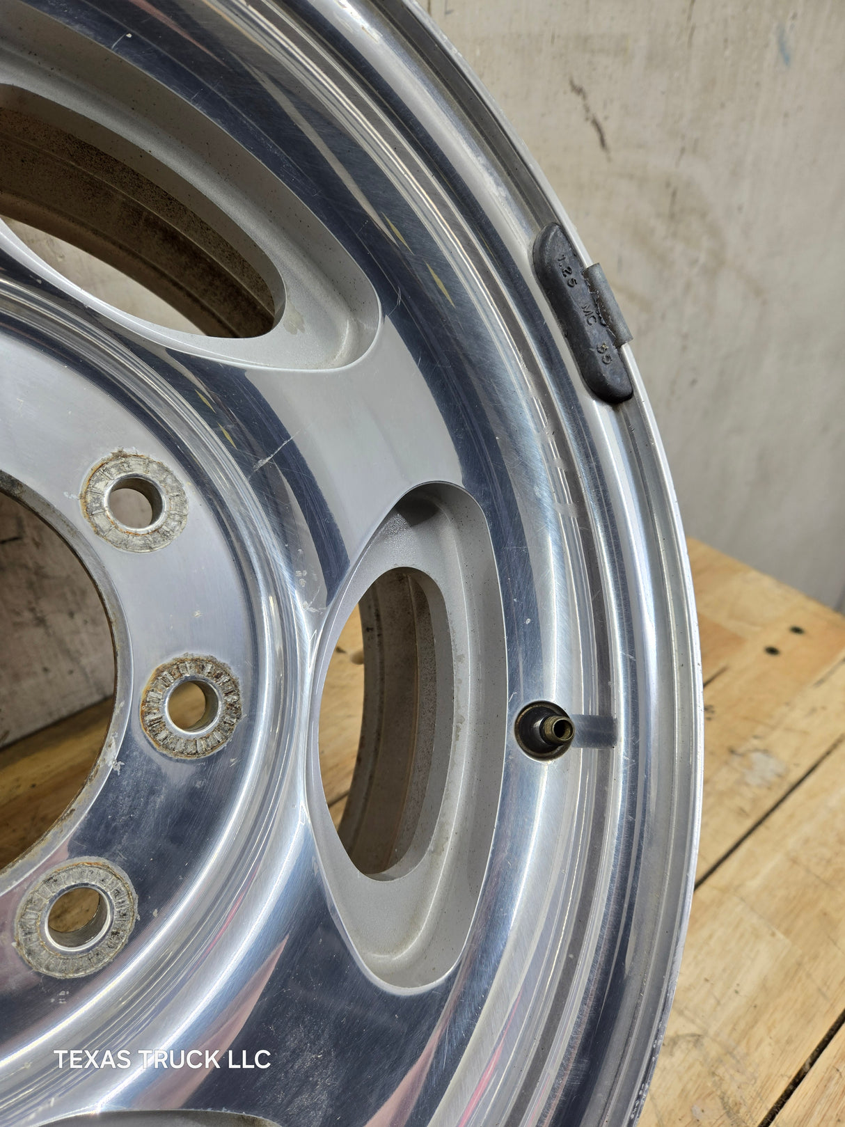 1999-2004 Ford F250 F350 Super Duty Excursion 16" Polished Aluminum Wheel Rim