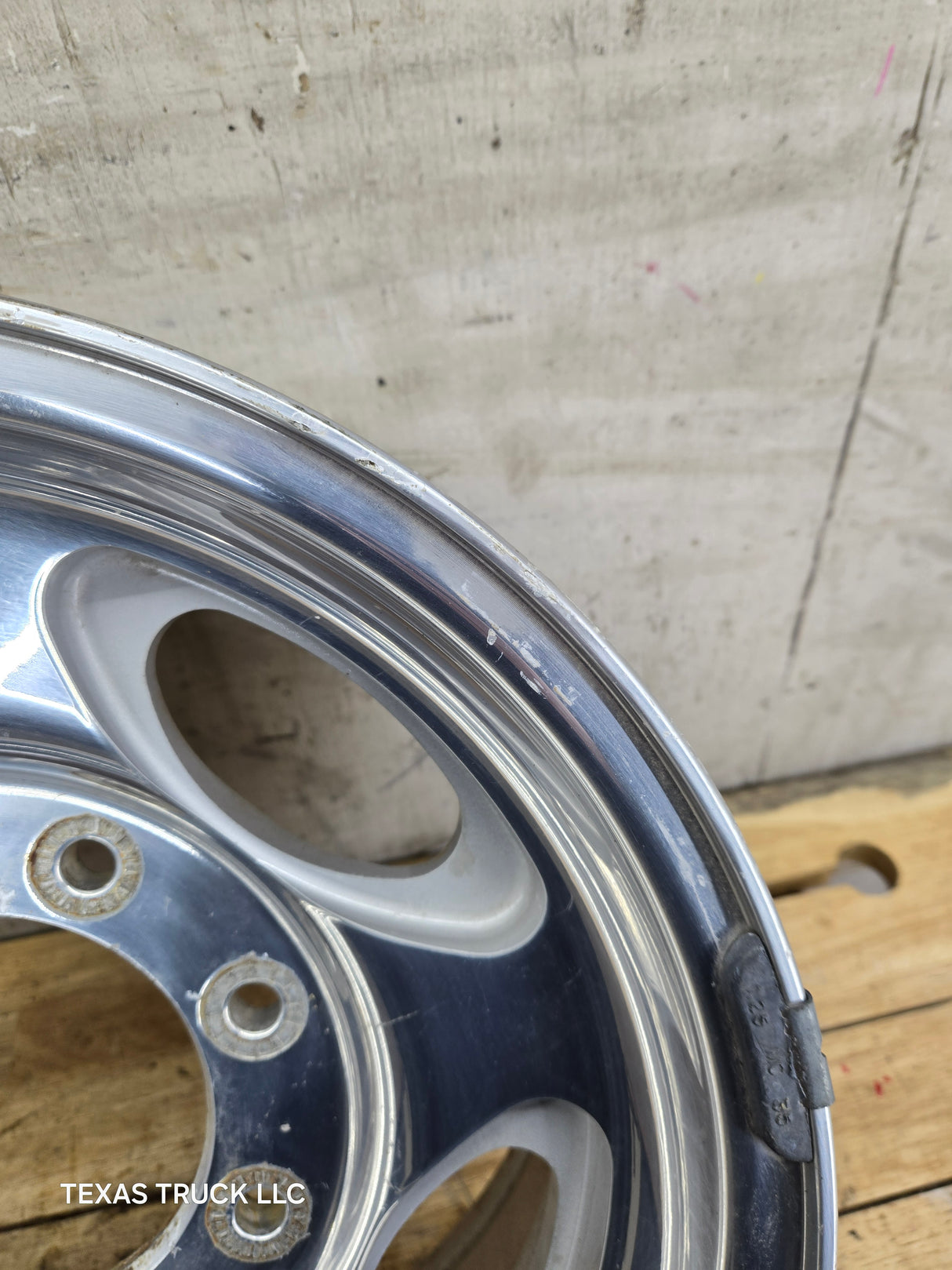 1999-2004 Ford F250 F350 Super Duty Excursion 16" Polished Aluminum Wheel Rim