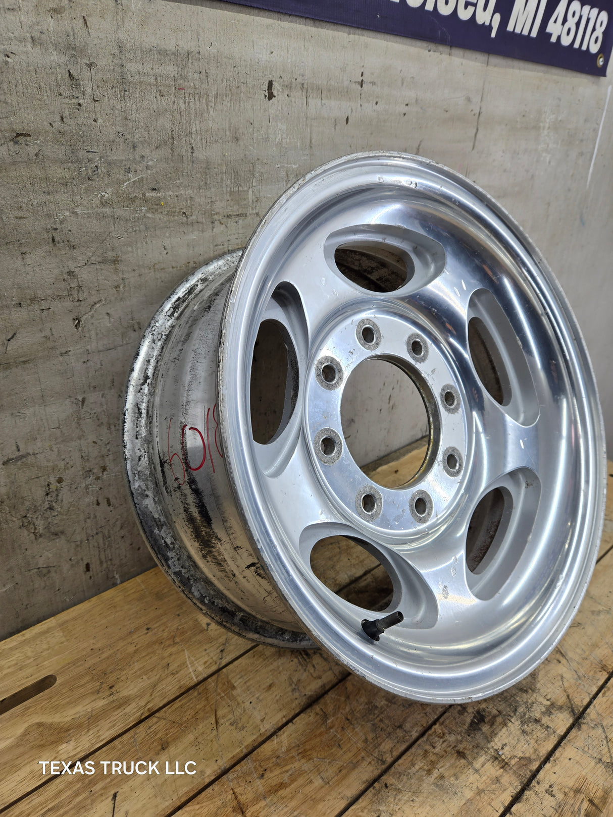1999-2004 Ford F250 F350 Super Duty Excursion 16" Polished Aluminum Wheel Rim