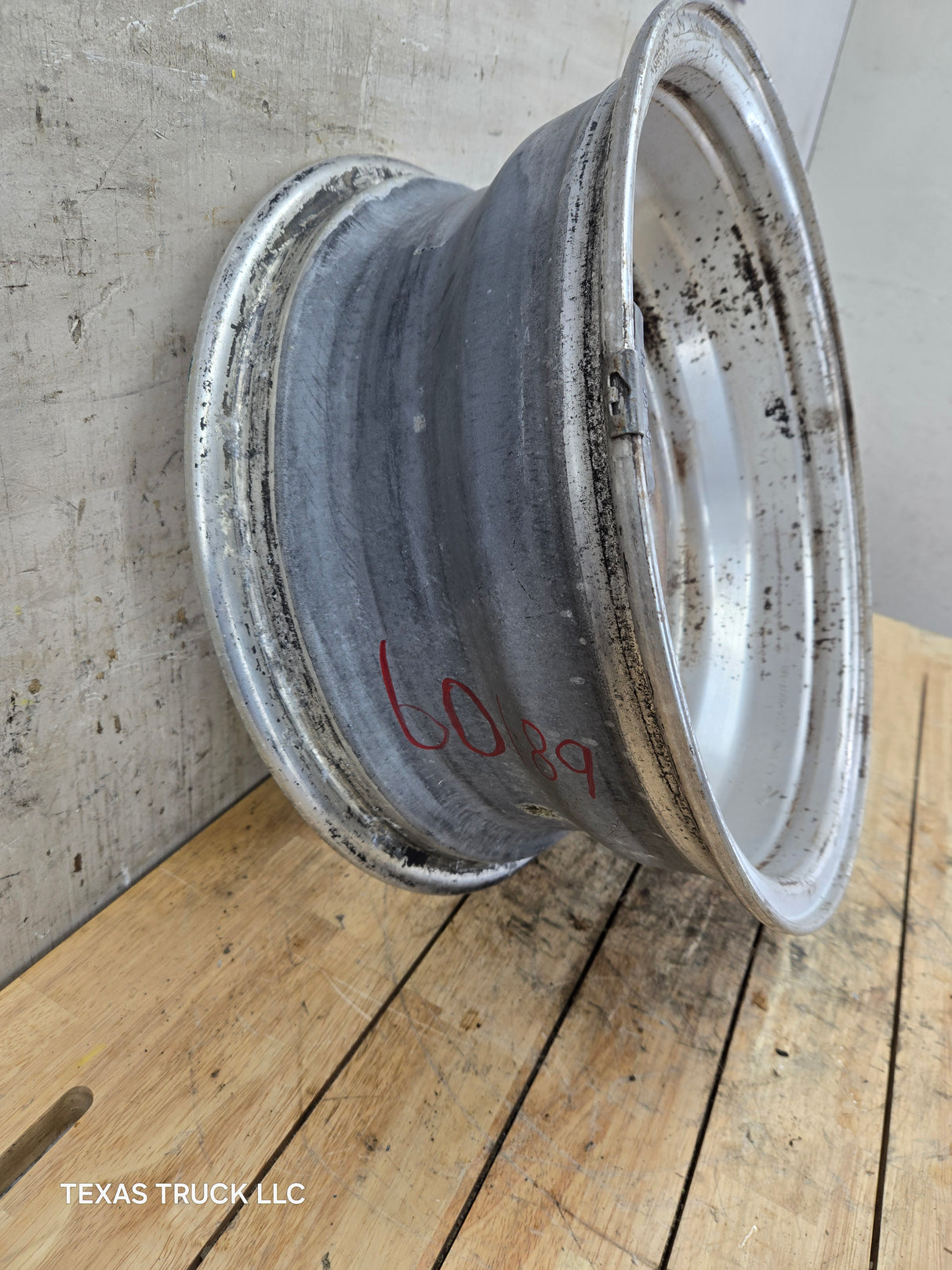 1999-2004 Ford F250 F350 Super Duty Excursion 16" Polished Aluminum Wheel Rim