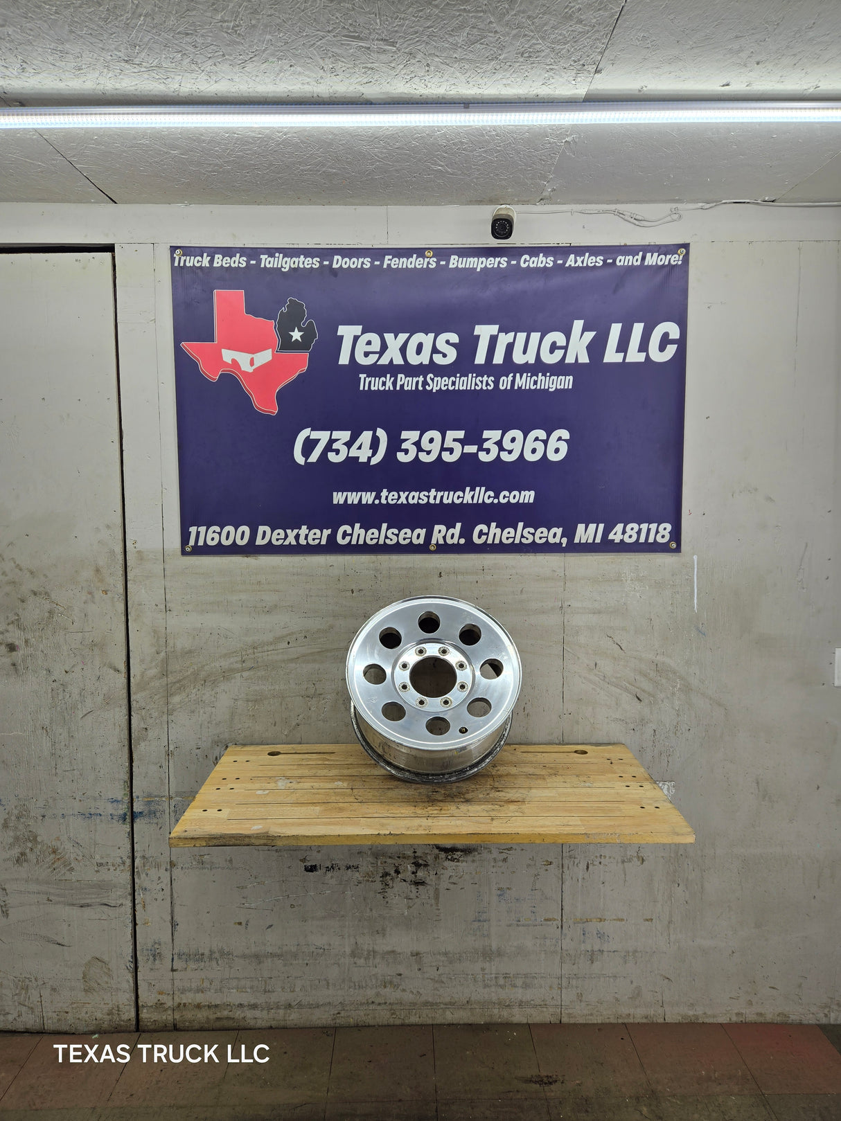 2005-2007 Ford Super Duty F250 F350 17" x 7.5" Aluminum Wheel 8x170 SRW