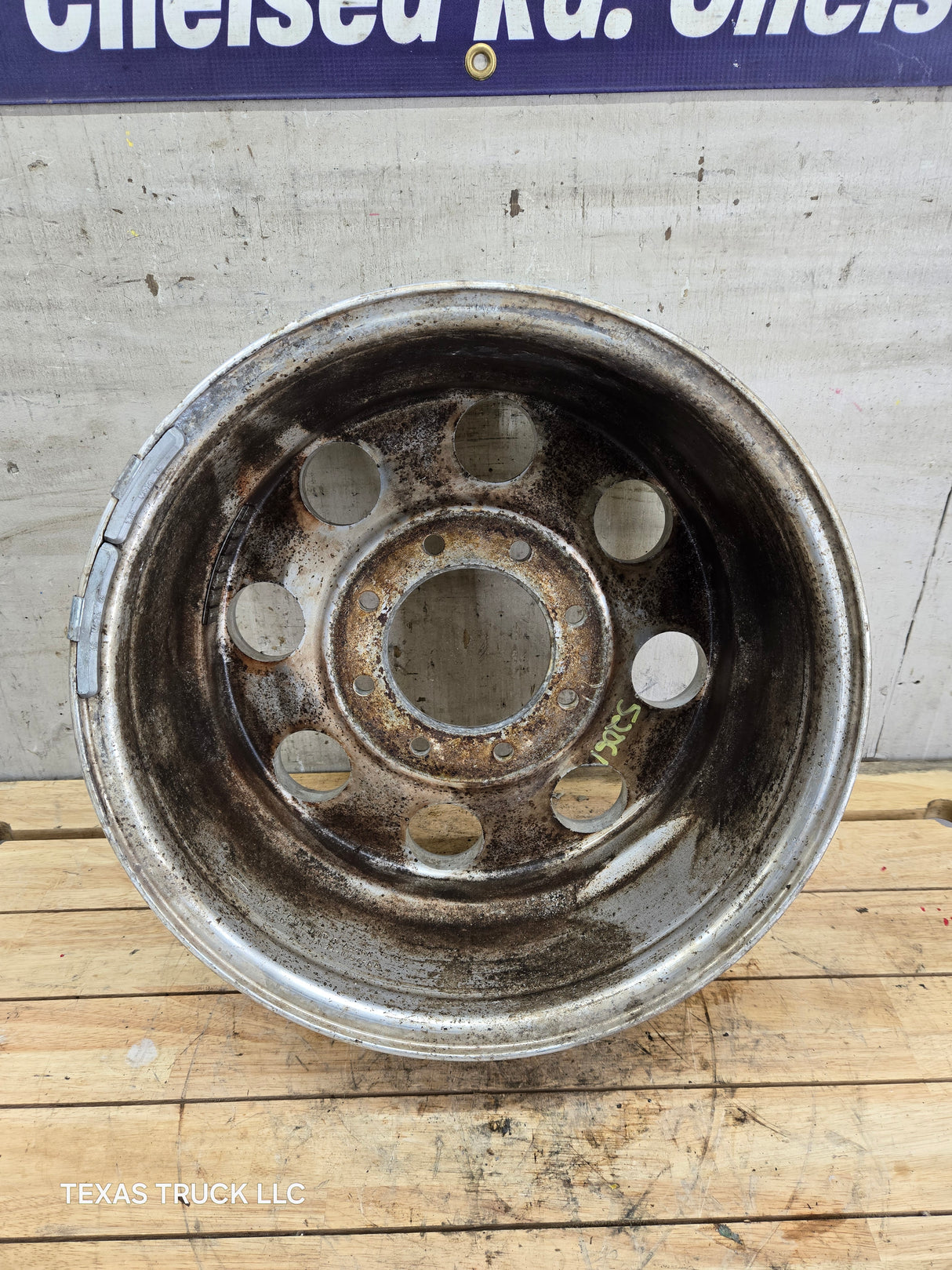 2005-2007 Ford Super Duty F250 F350 17" x 7.5" Aluminum Wheel 8x170 SRW