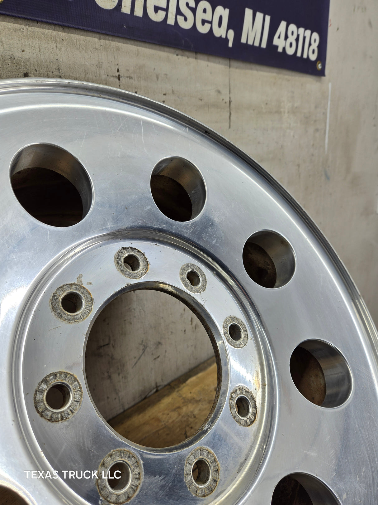 2005-2007 Ford Super Duty F250 F350 17" x 7.5" Aluminum Wheel 8x170 SRW