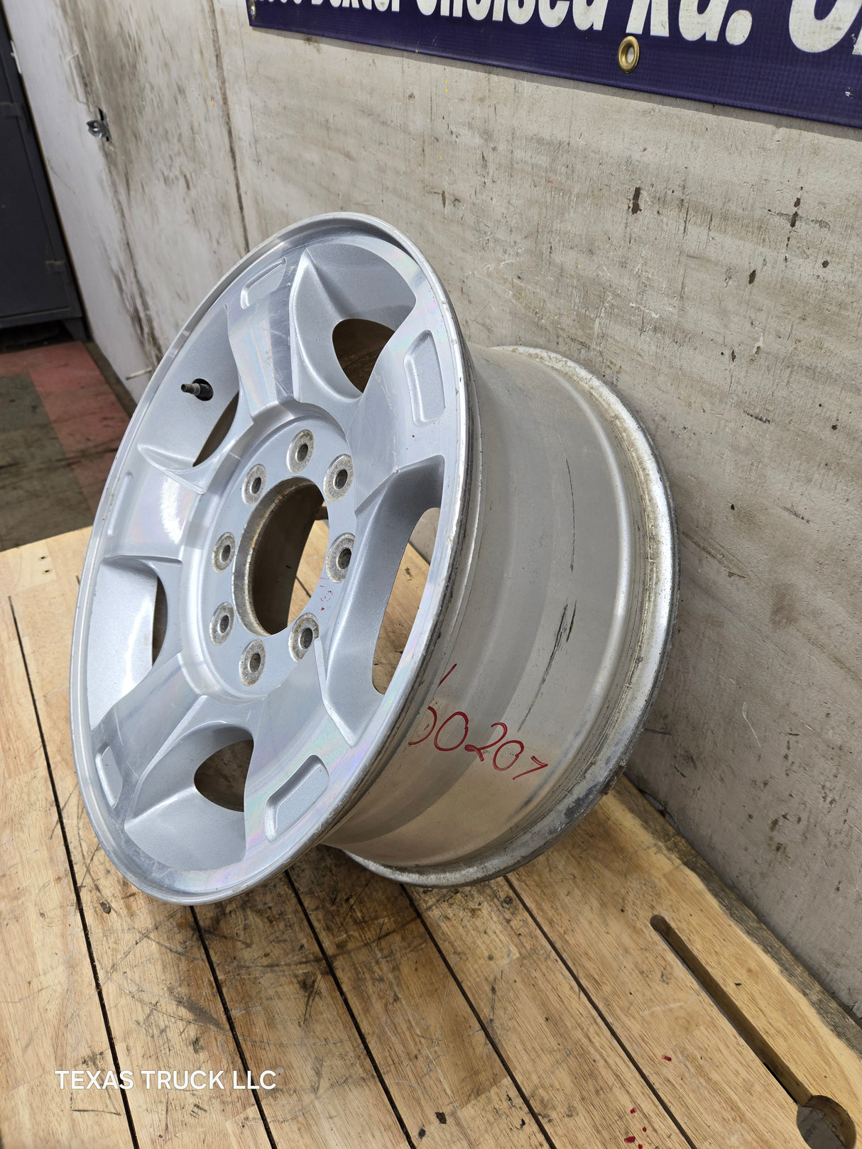 2009-2016 Ford Super Duty F250 F350 18" x 8" Aluminum Wheel 8x170 SRW