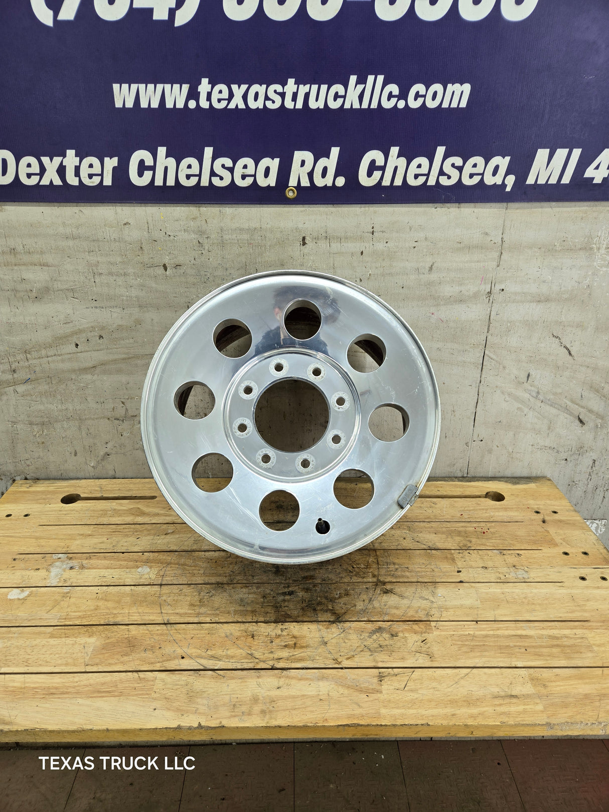 2005-2007 Ford Super Duty F250 F350 17" x 7.5" Aluminum Wheel 8x170 SRW