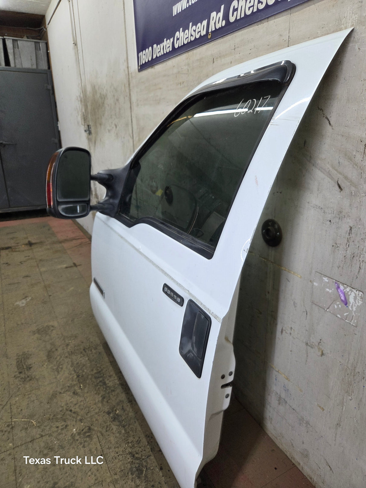 1999-2011 Ford Super Duty LH Driver Side Front Door F250 F350 F450 F550