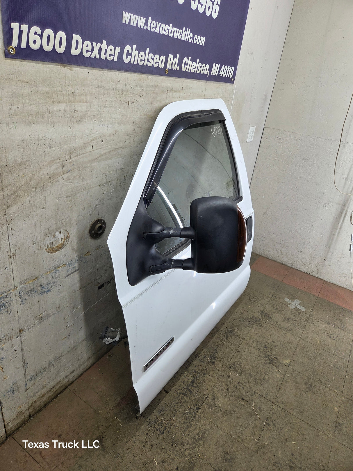 1999-2011 Ford Super Duty LH Driver Side Front Door F250 F350 F450 F550