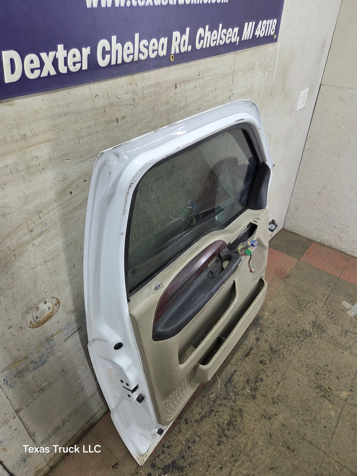 1999-2011 Ford Super Duty LH Driver Side Front Door F250 F350 F450 F550