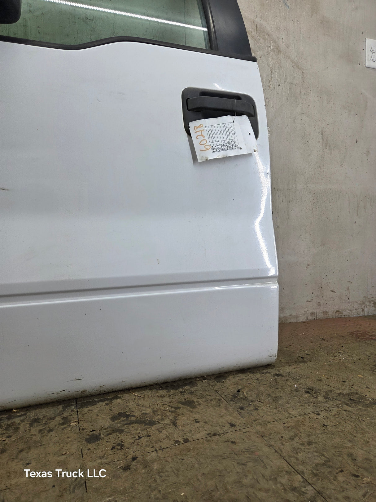 2004-2008 Ford F150 LH Driver Front Regular/Extended Cab Door