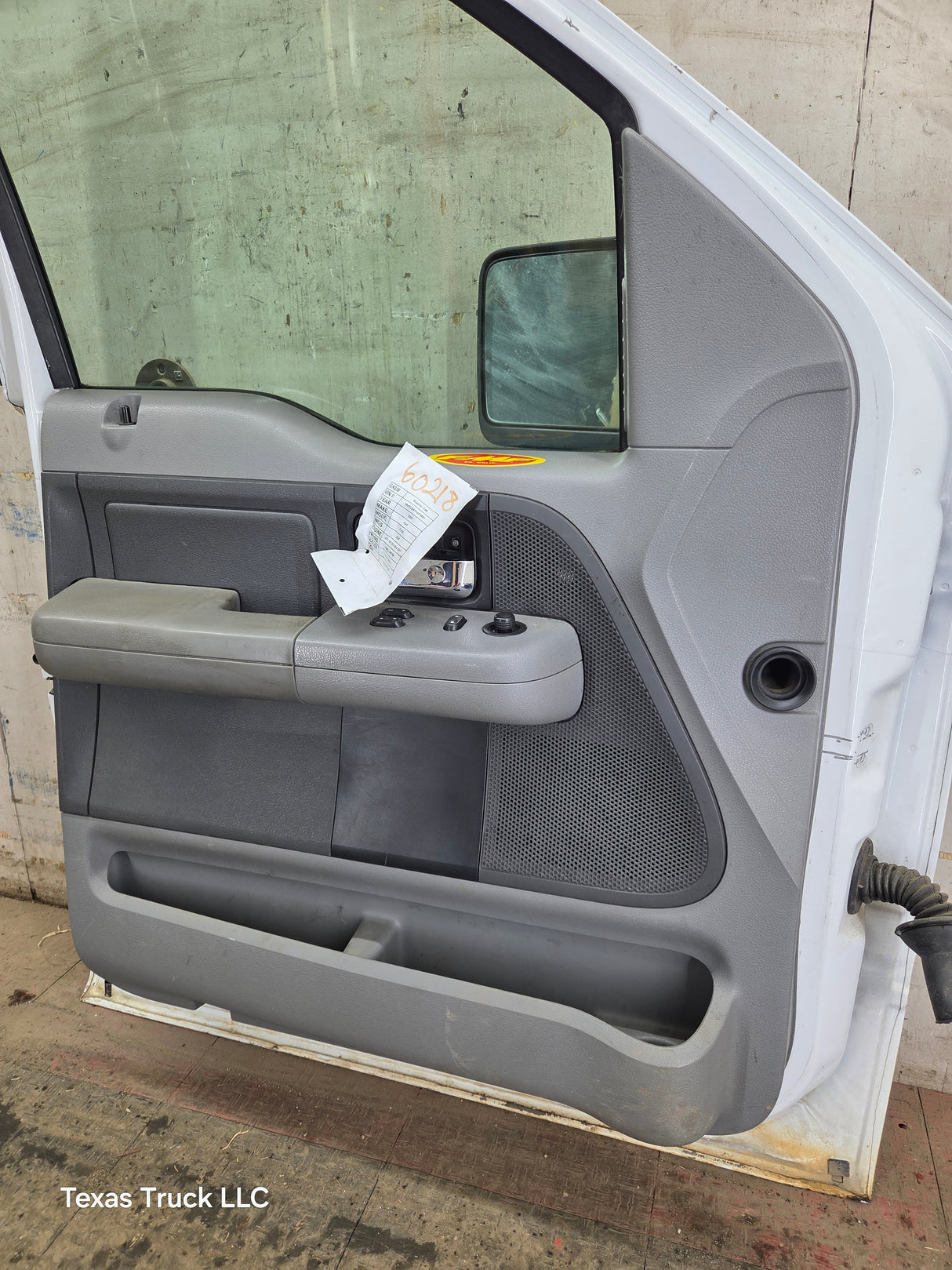 2004-2008 Ford F150 LH Driver Front Regular/Extended Cab Door