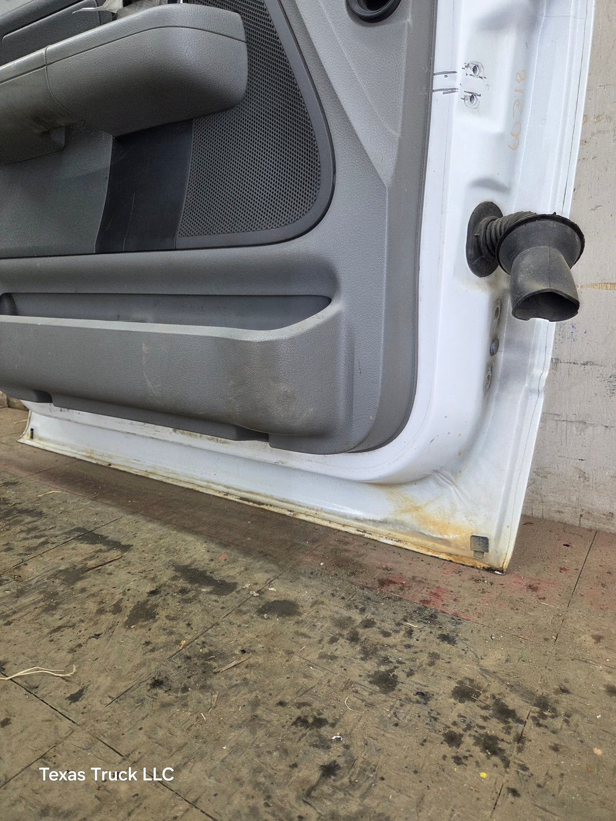 2004-2008 Ford F150 LH Driver Front Regular/Extended Cab Door