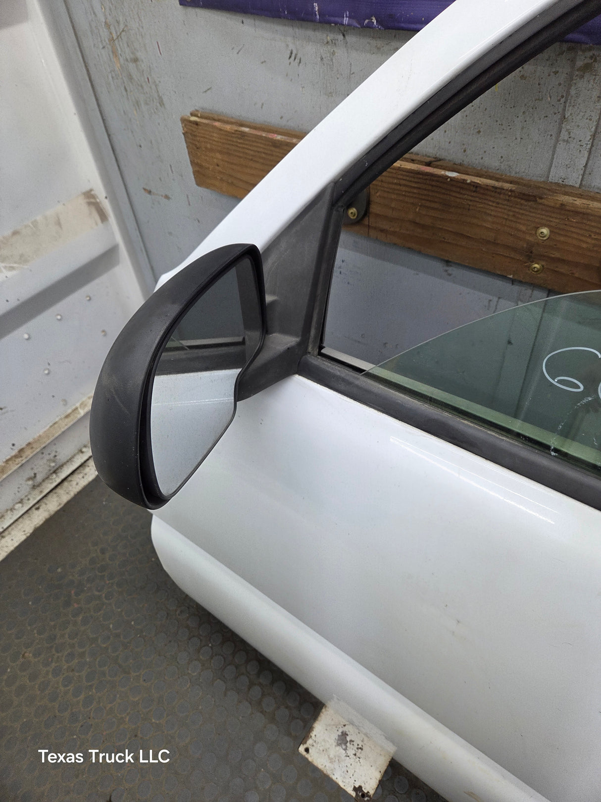 1999-2006 Chevrolet Silverado / GMC Sierra 1500 2500 3500 HD Front Driver Side Door LH
