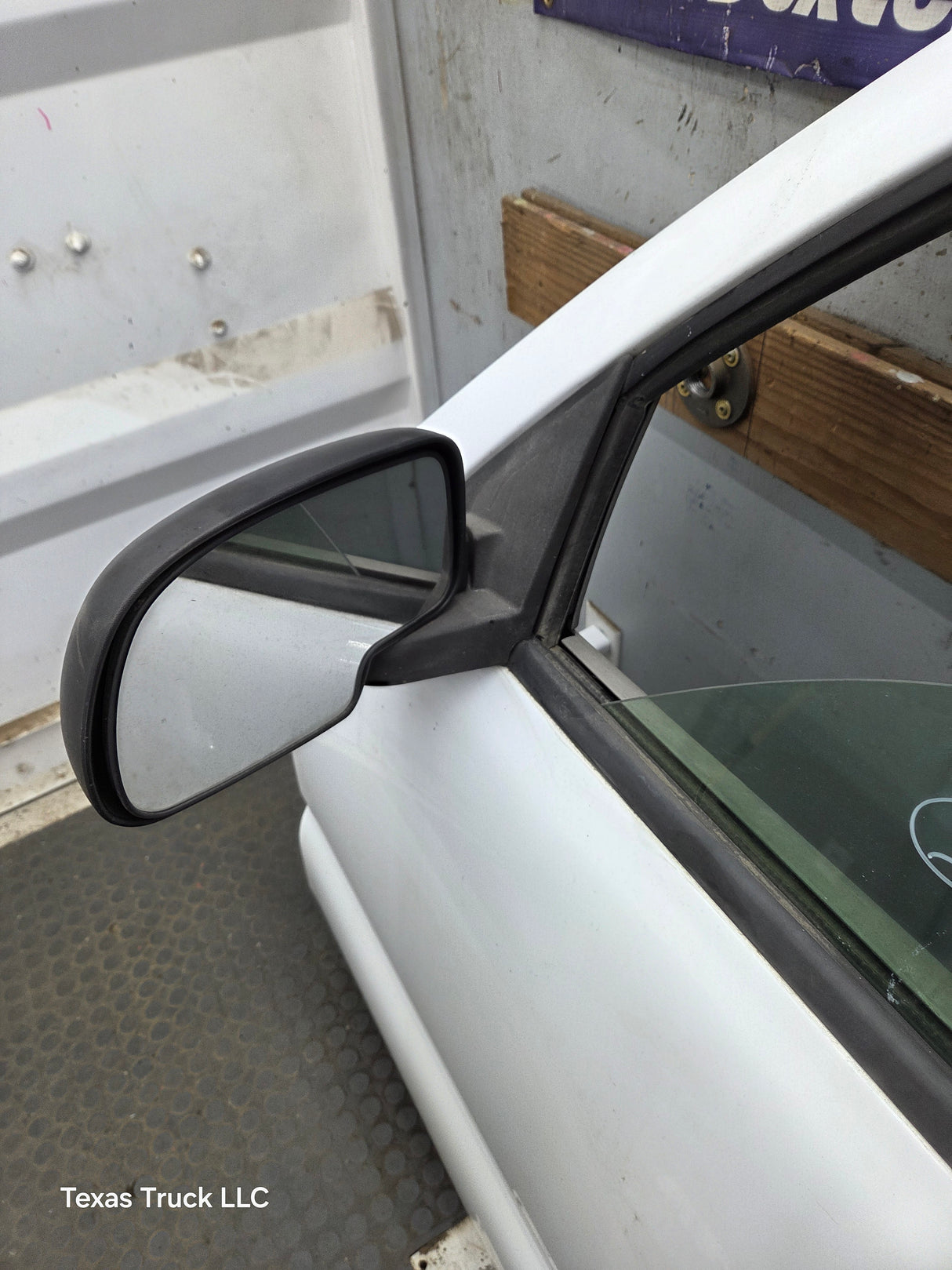 1999-2006 Chevrolet Silverado / GMC Sierra 1500 2500 3500 HD Front Driver Side Door LH