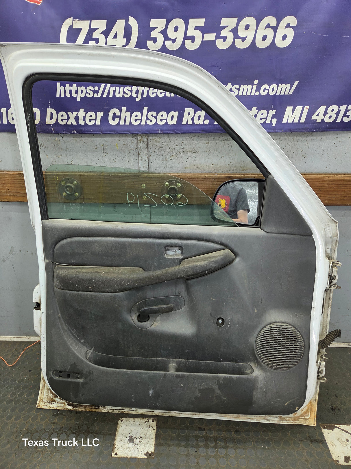1999-2006 Chevrolet Silverado / GMC Sierra 1500 2500 3500 HD Front Driver Side Door LH