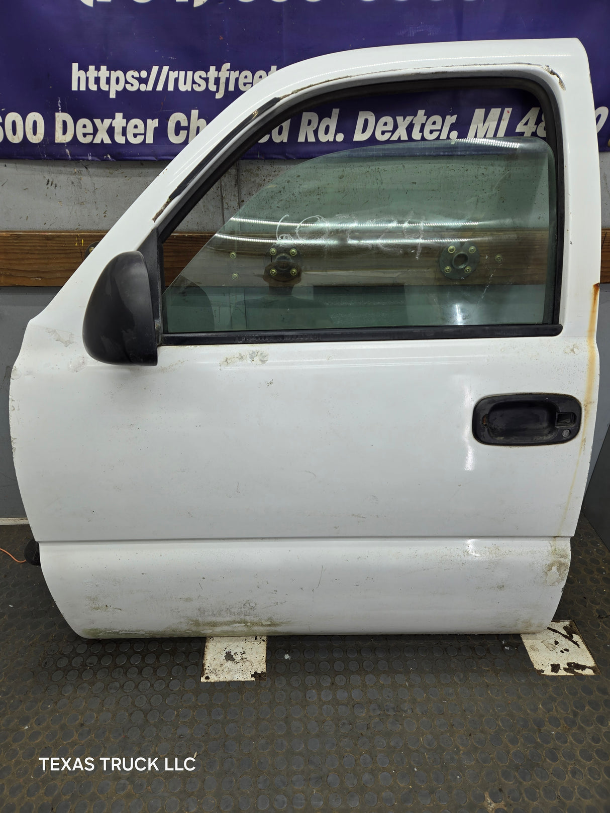 1999-2006 Chevrolet Silverado / GMC Sierra 1500 2500 3500 HD Front Driver Side Door LH
