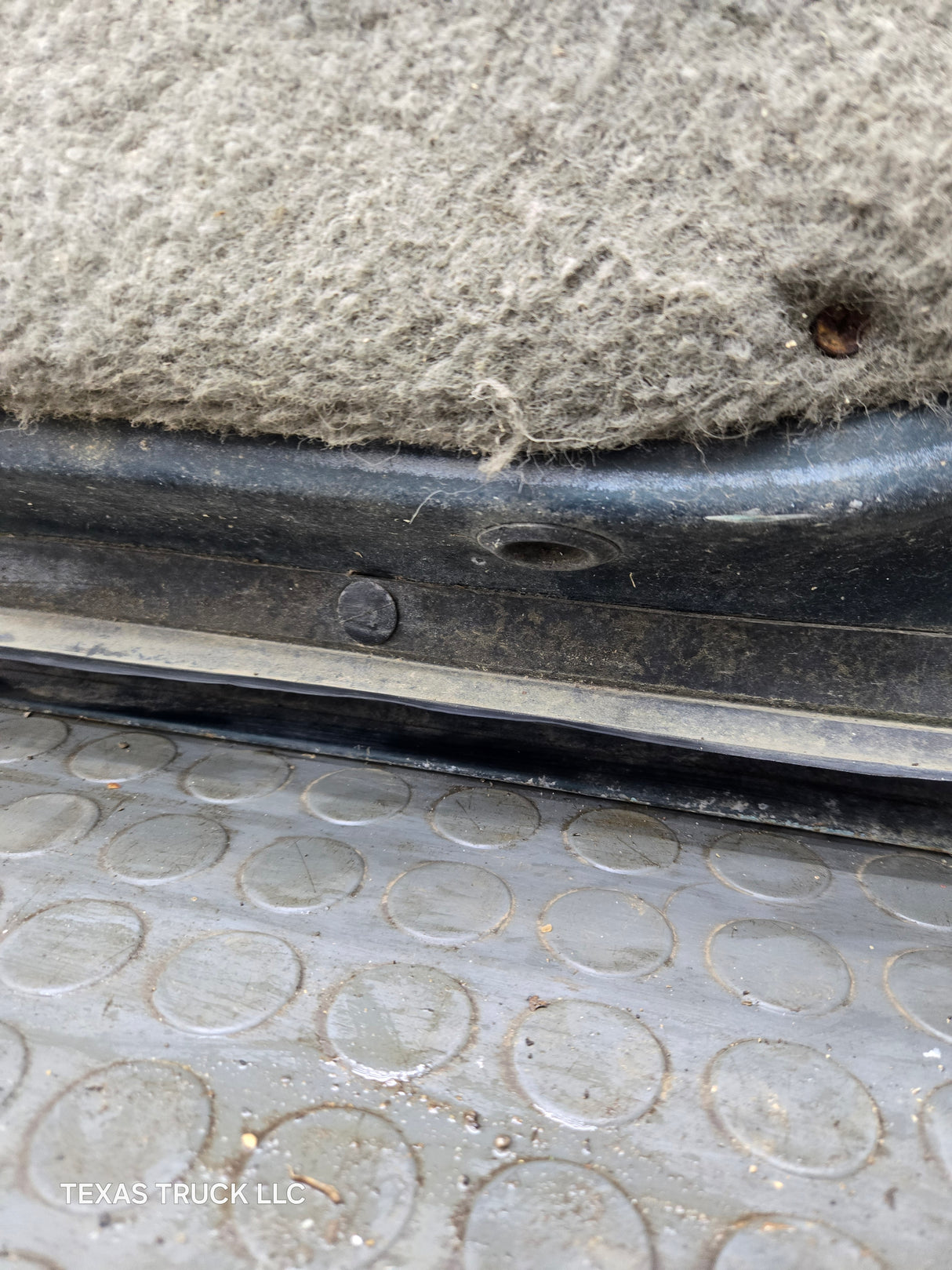 1988-2000 Chevrolet Silverado Suburban GMC Sierra RH Front Passenger Door