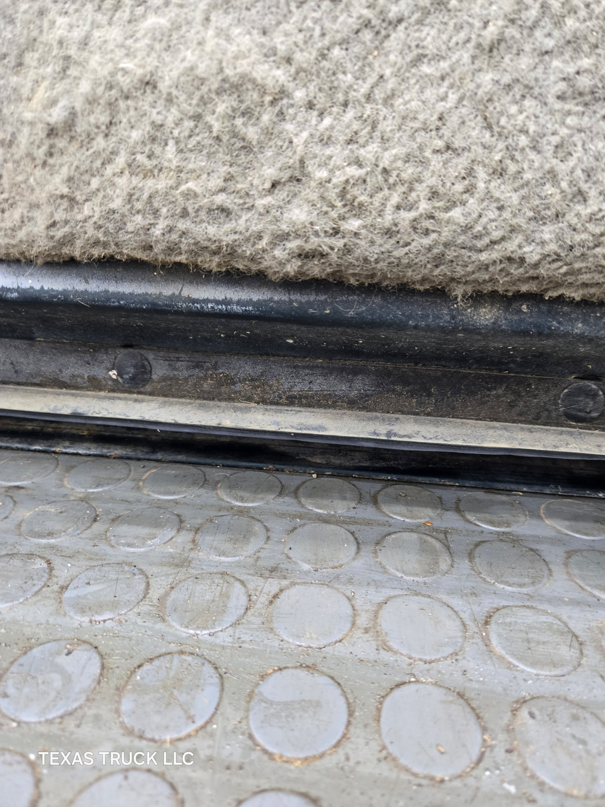 1988-2000 Chevrolet Silverado Suburban GMC Sierra RH Front Passenger Door