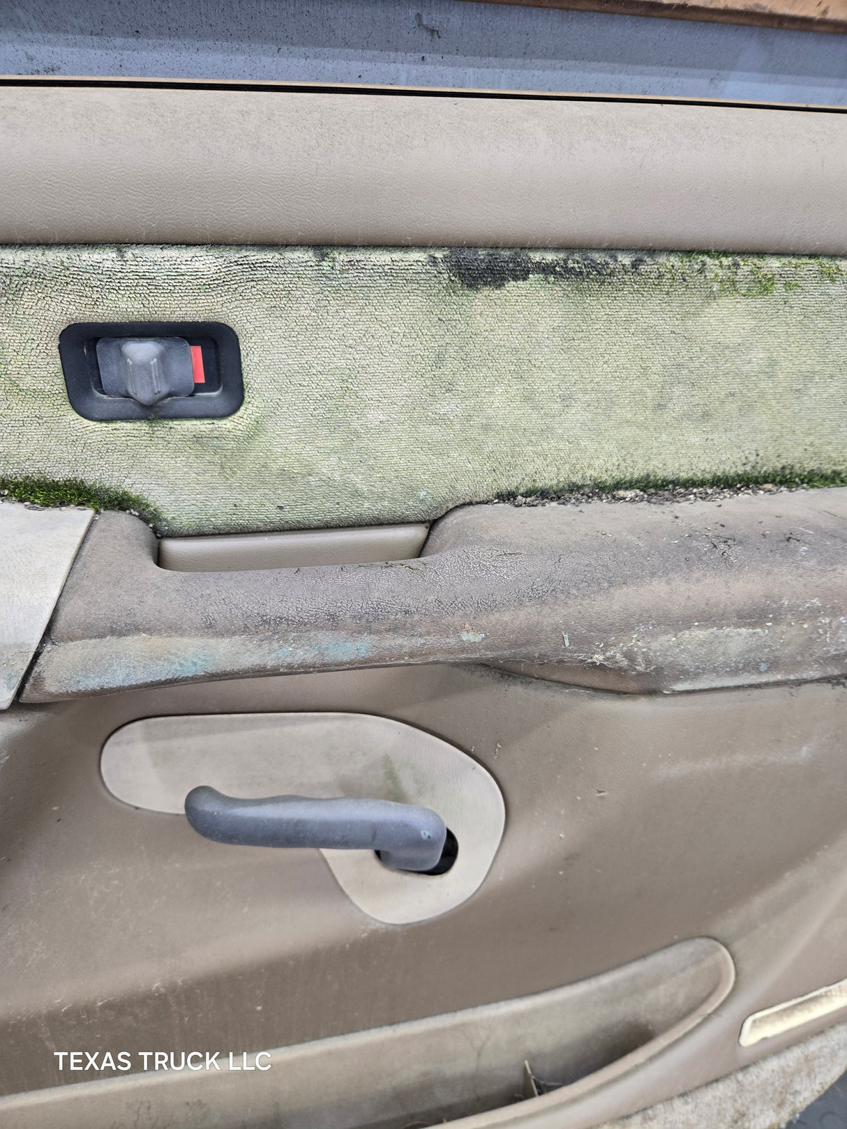 1999-2006 Chevrolet Silverado / GMC Sierra 1500 2500 3500 HD Front Passenger side Door RH