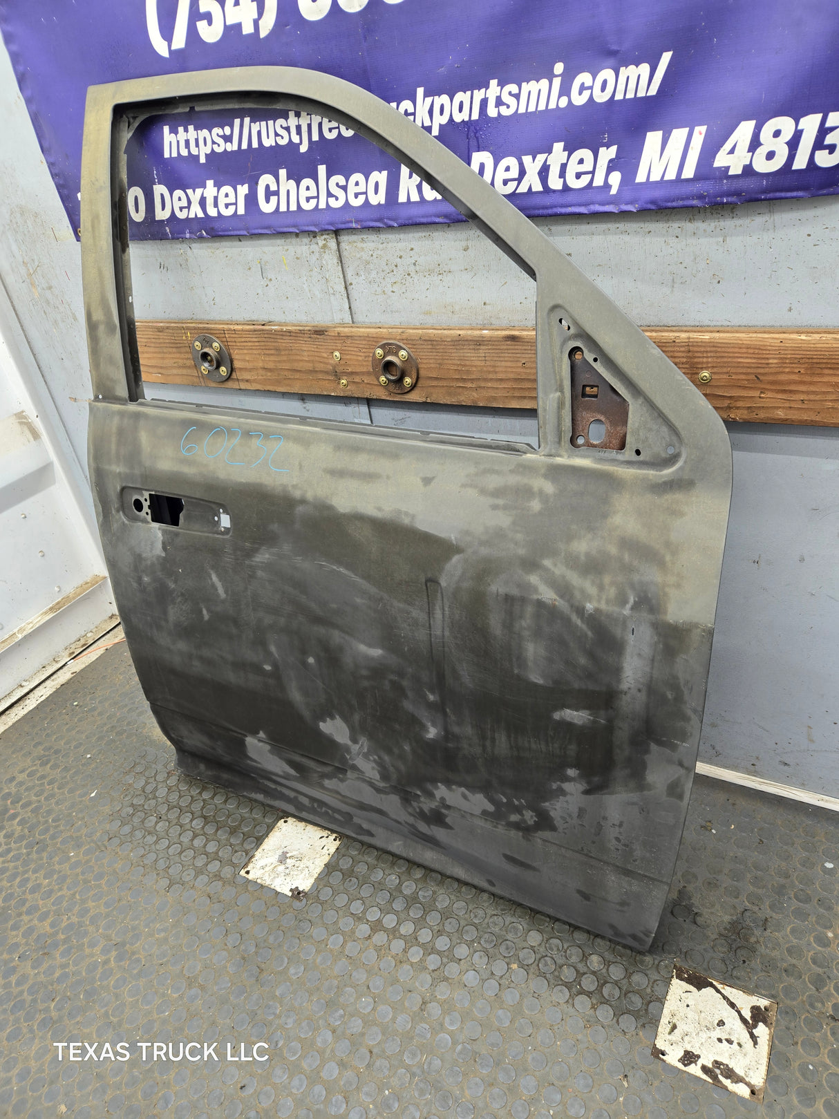 2009-2018 Dodge Ram 4th Gen Passenger Side RH Front Quad Crew Cab Door 1500 2500 3500 4500 5500