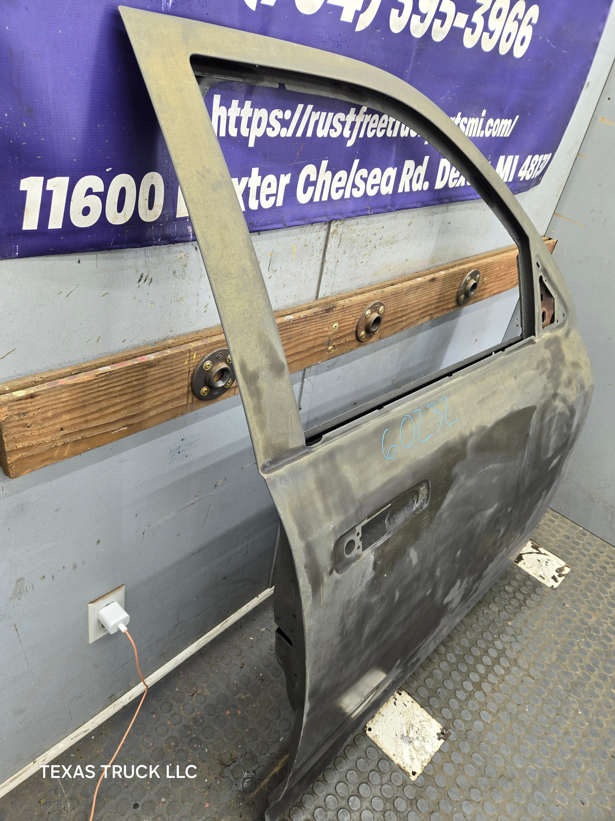 2009-2018 Dodge Ram 4th Gen Passenger Side RH Front Quad Crew Cab Door 1500 2500 3500 4500 5500