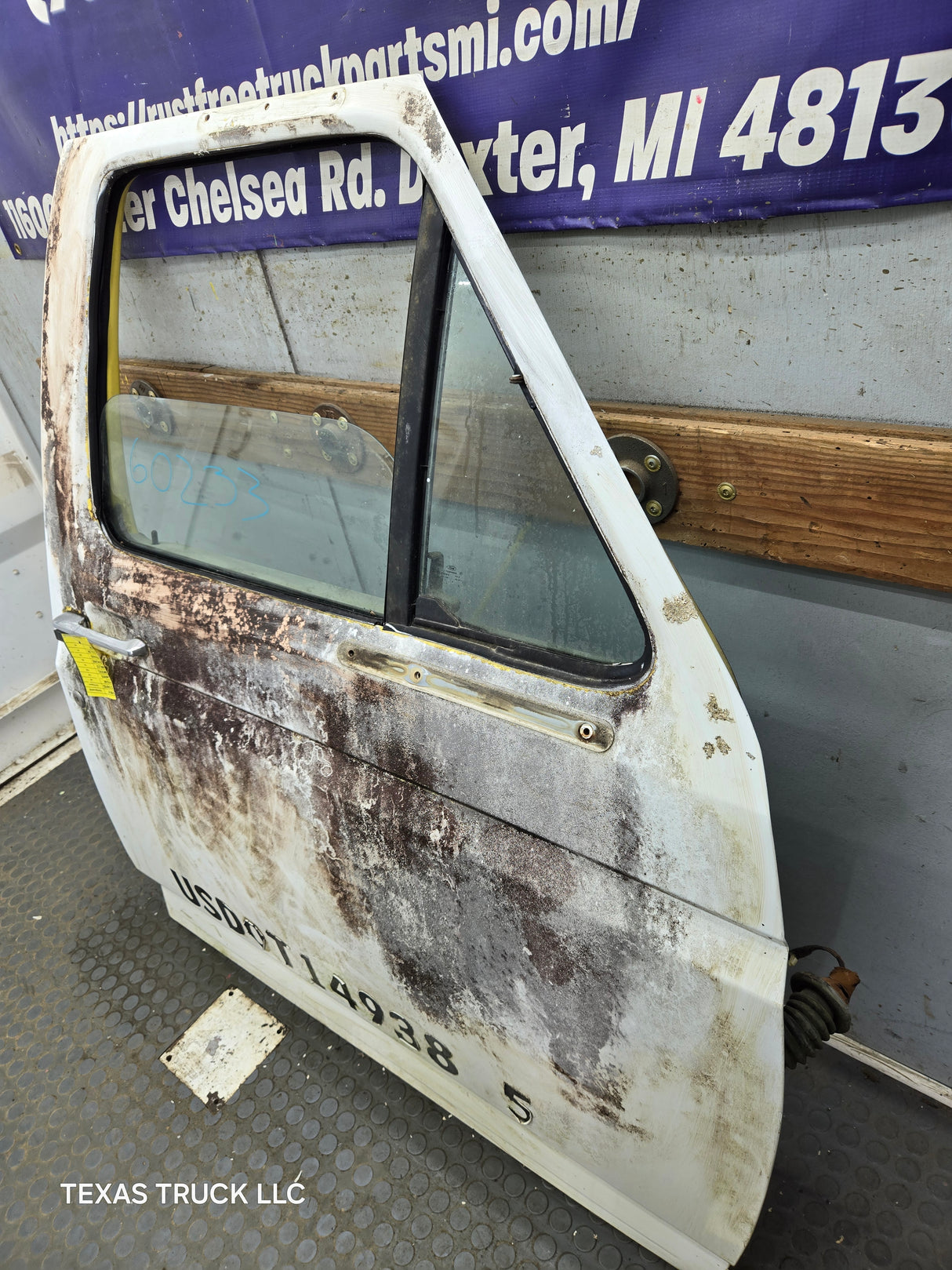 1987-1997 Ford F Series F250 F350 F450 F550 Passenger Side Front Door RH