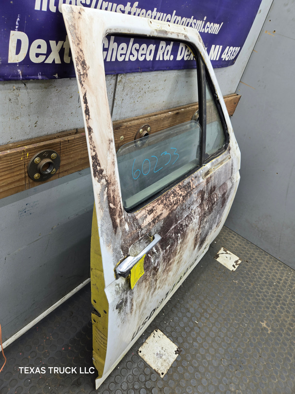 1987-1997 Ford F Series F250 F350 F450 F550 Passenger Side Front Door RH