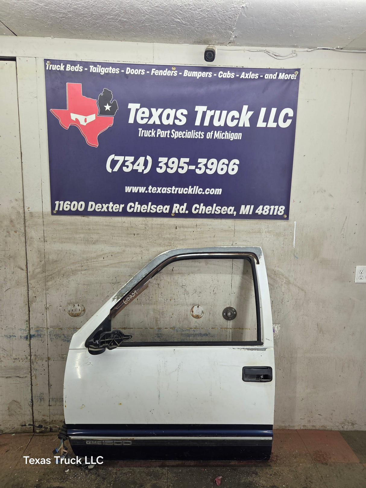 1988-2000 Chevrolet Silverado Suburban GMC Sierra LH Front Driver Side Door