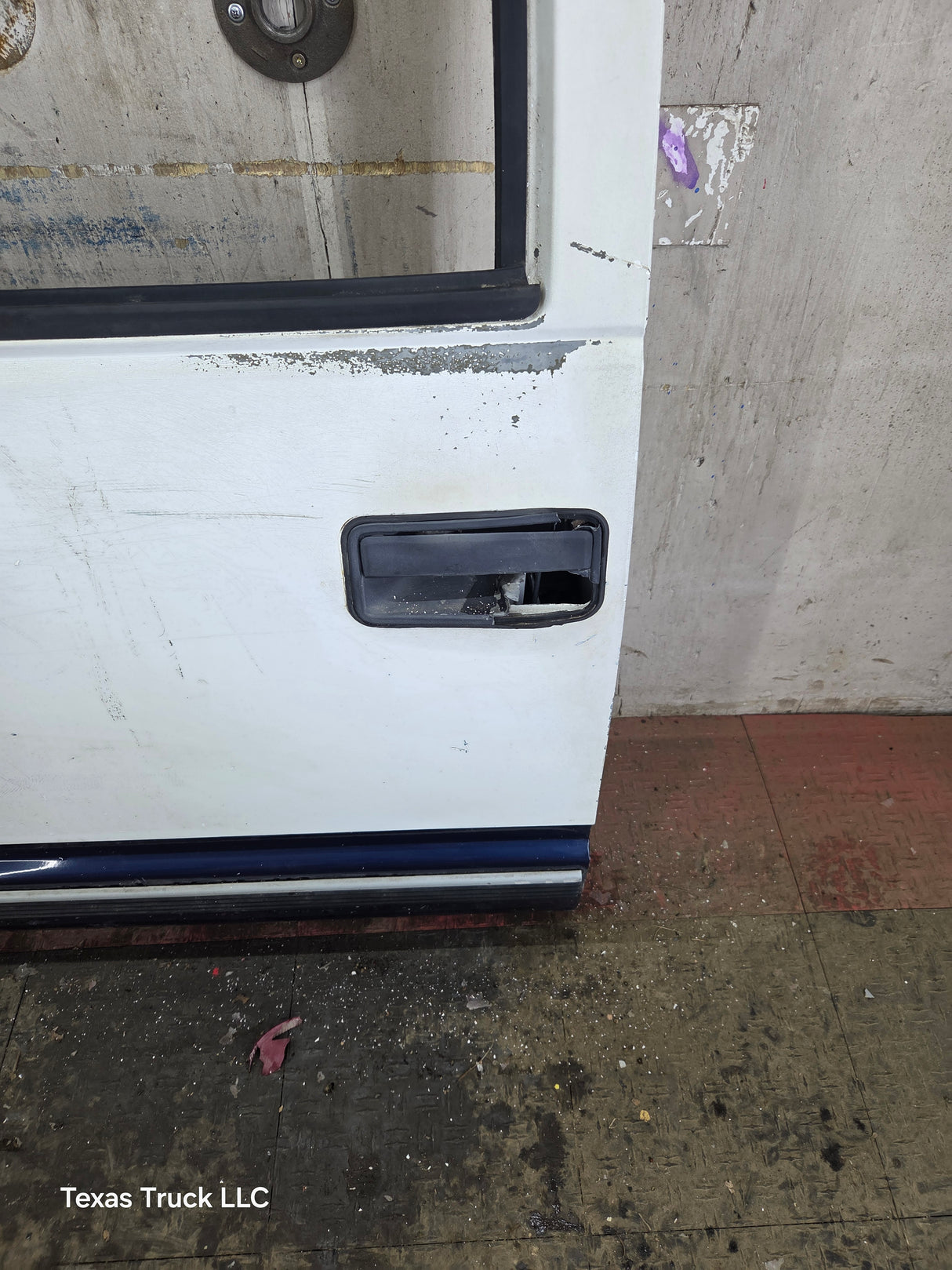1988-2000 Chevrolet Silverado Suburban GMC Sierra LH Front Driver Side Door