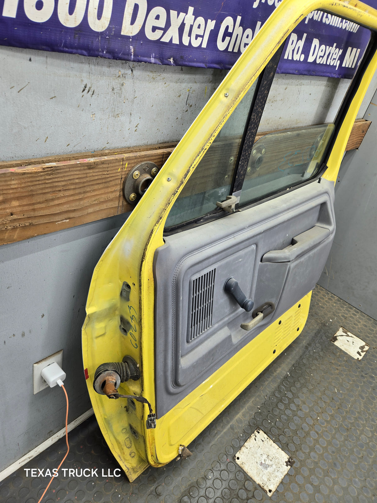 1987-1997 Ford F Series F250 F350 F450 F550 Passenger Side Front Door RH
