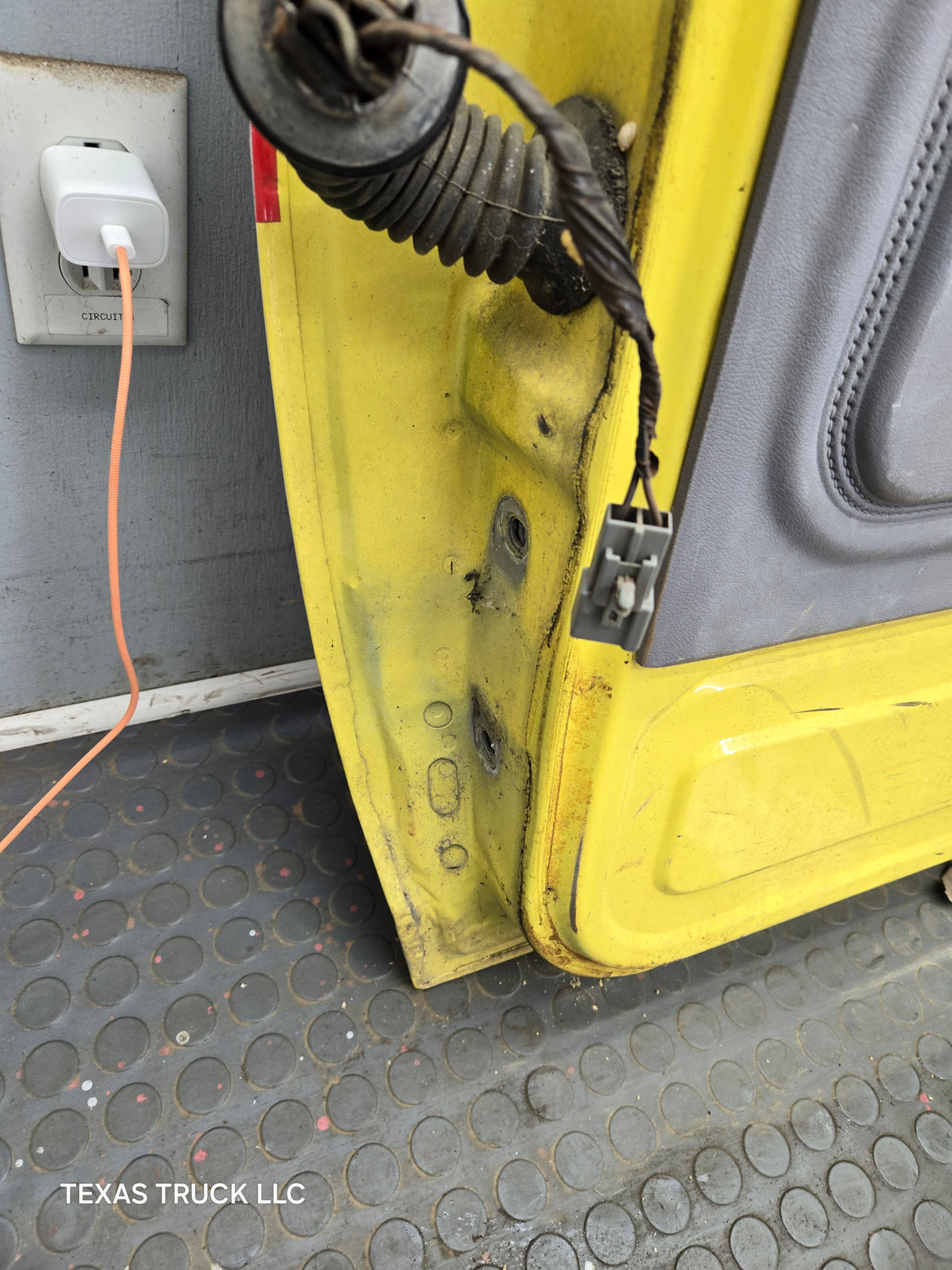 1987-1997 Ford F Series F250 F350 F450 F550 Passenger Side Front Door RH