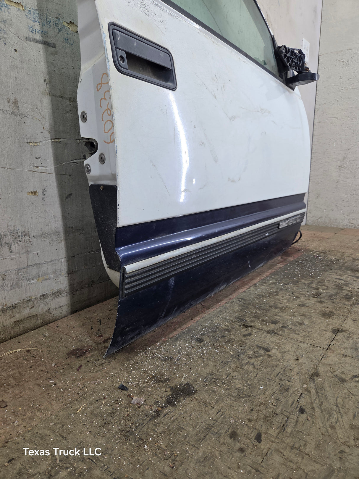 1988-2000 Chevrolet Silverado Suburban GMC Sierra RH Front Passenger Door